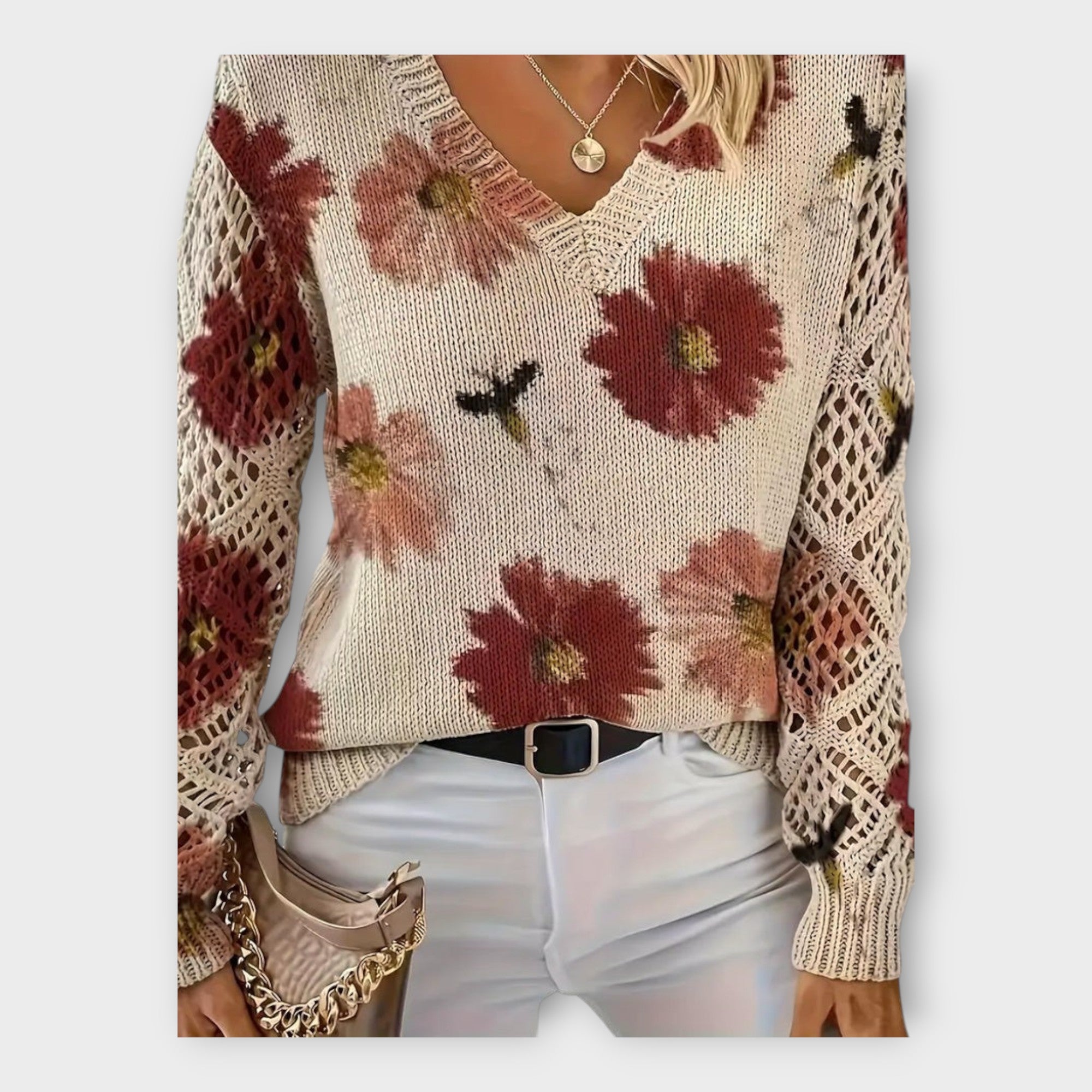 סוודר עם פרטי תחרה