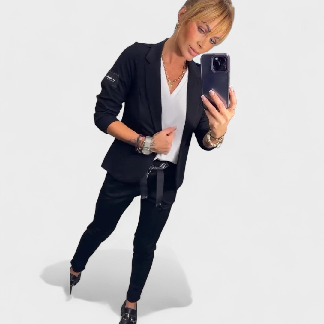 ניקה – סט מותאם אישית: ז'קט רך ומכנסיים רחבים