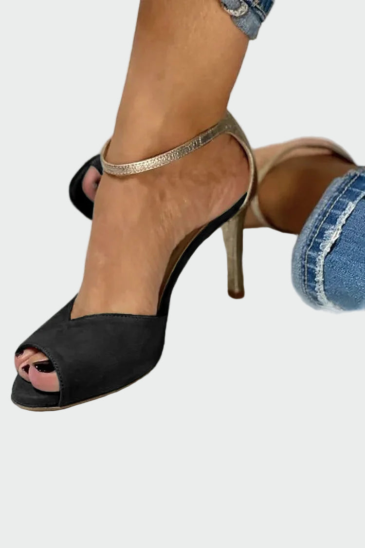 סנדל אלגנטי עם רצועת מתכת