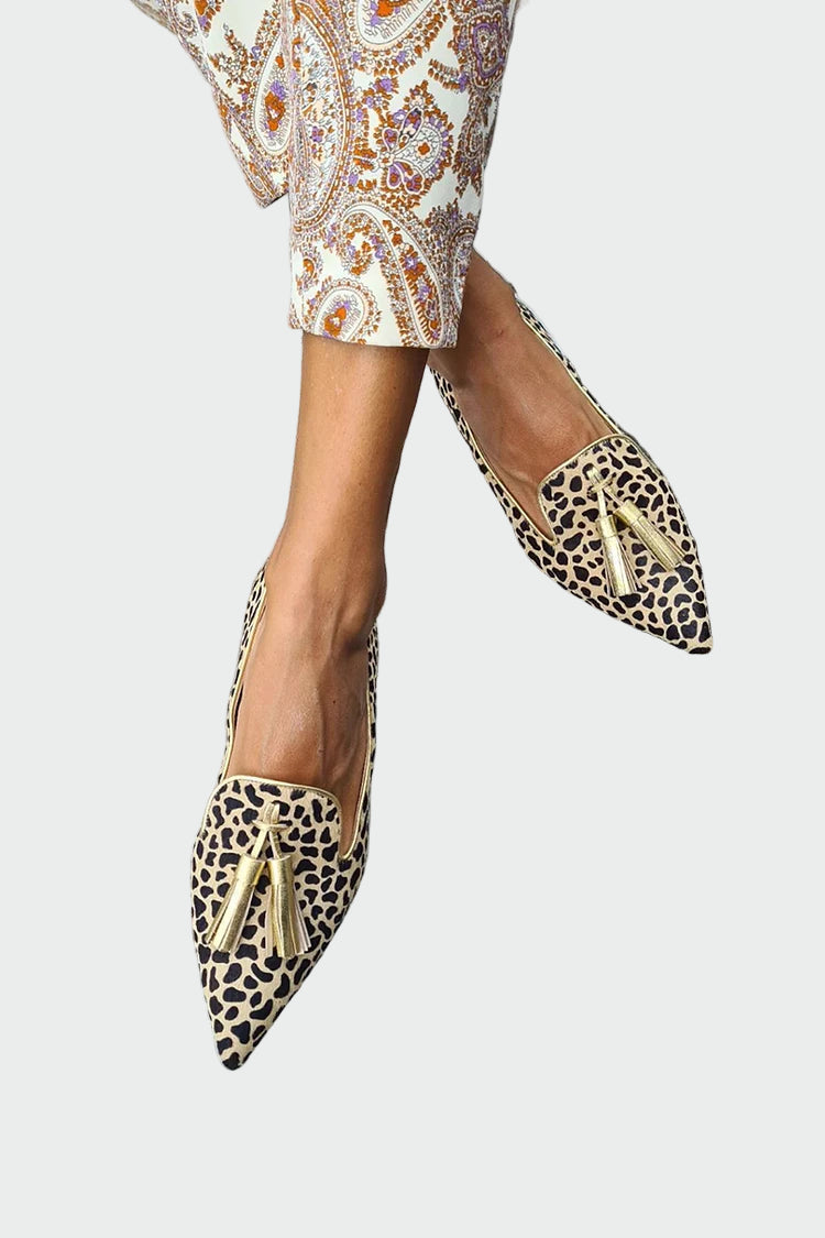 moccasins with pointed toe and tassels