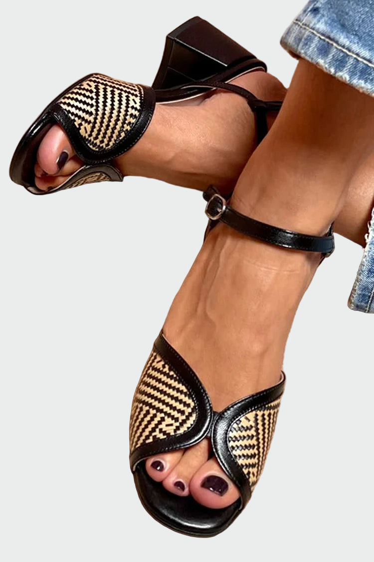 סנדלים מבד סרוג עם עקב רחב