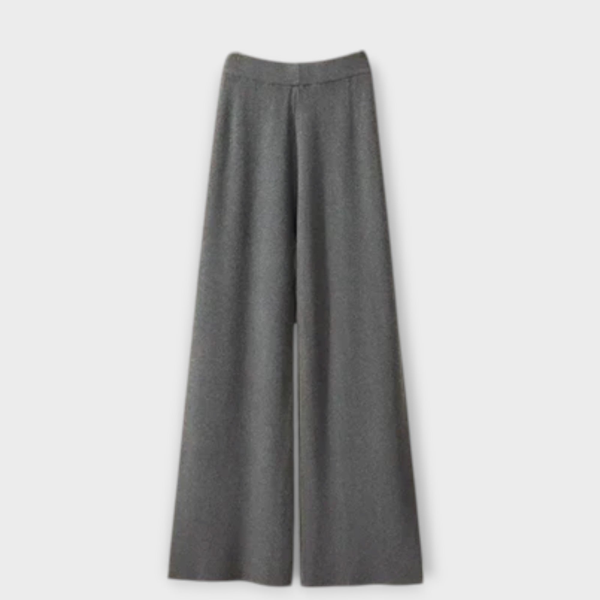 לארה – שלישיית פריטי נוחות