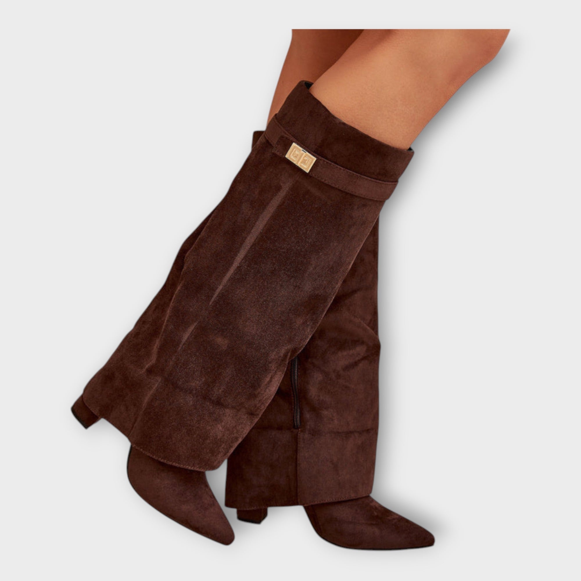 גפיים גבוהים בעיצוב אלגנטי