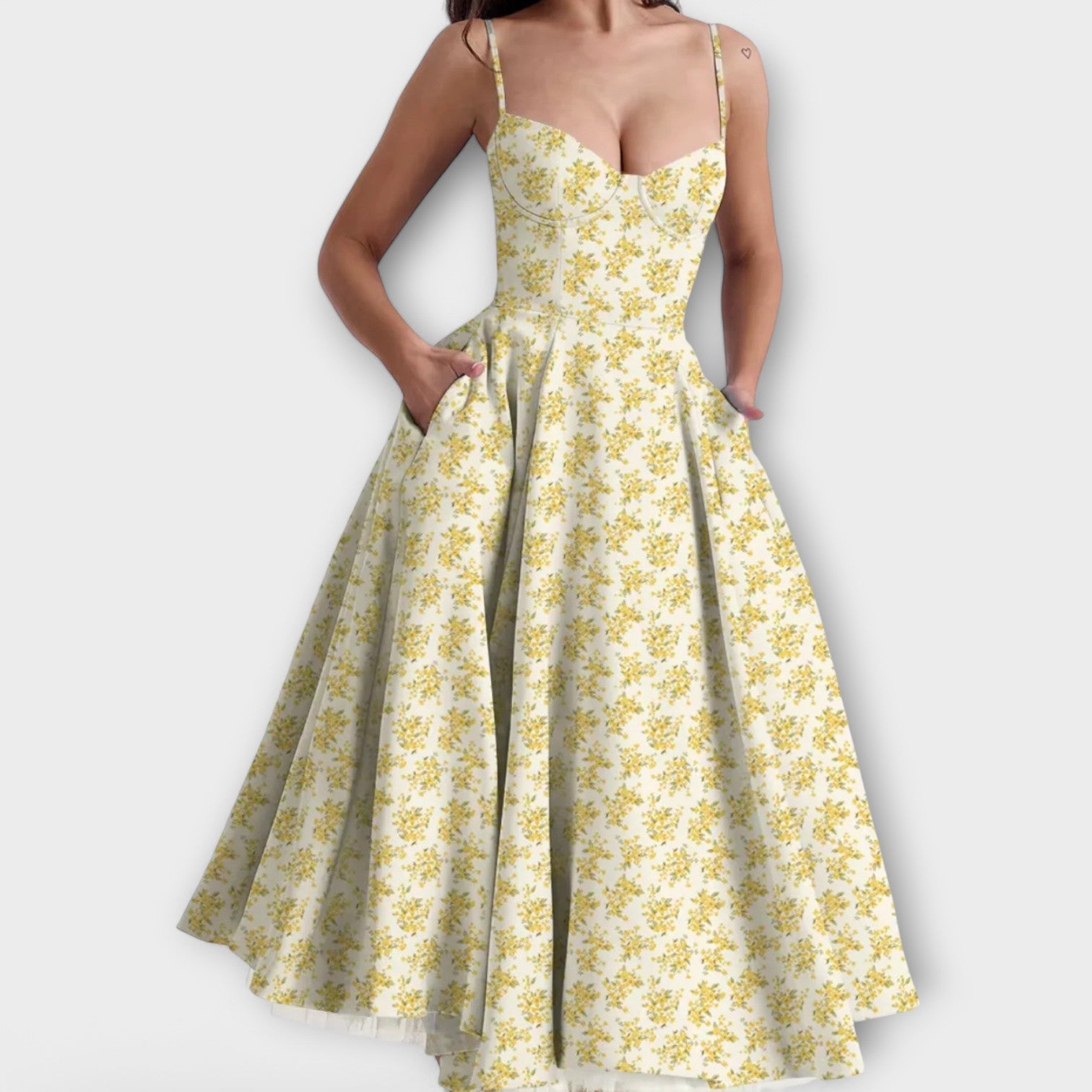 מלי – שמלת קיץ קלילה עם פרטי קורסה