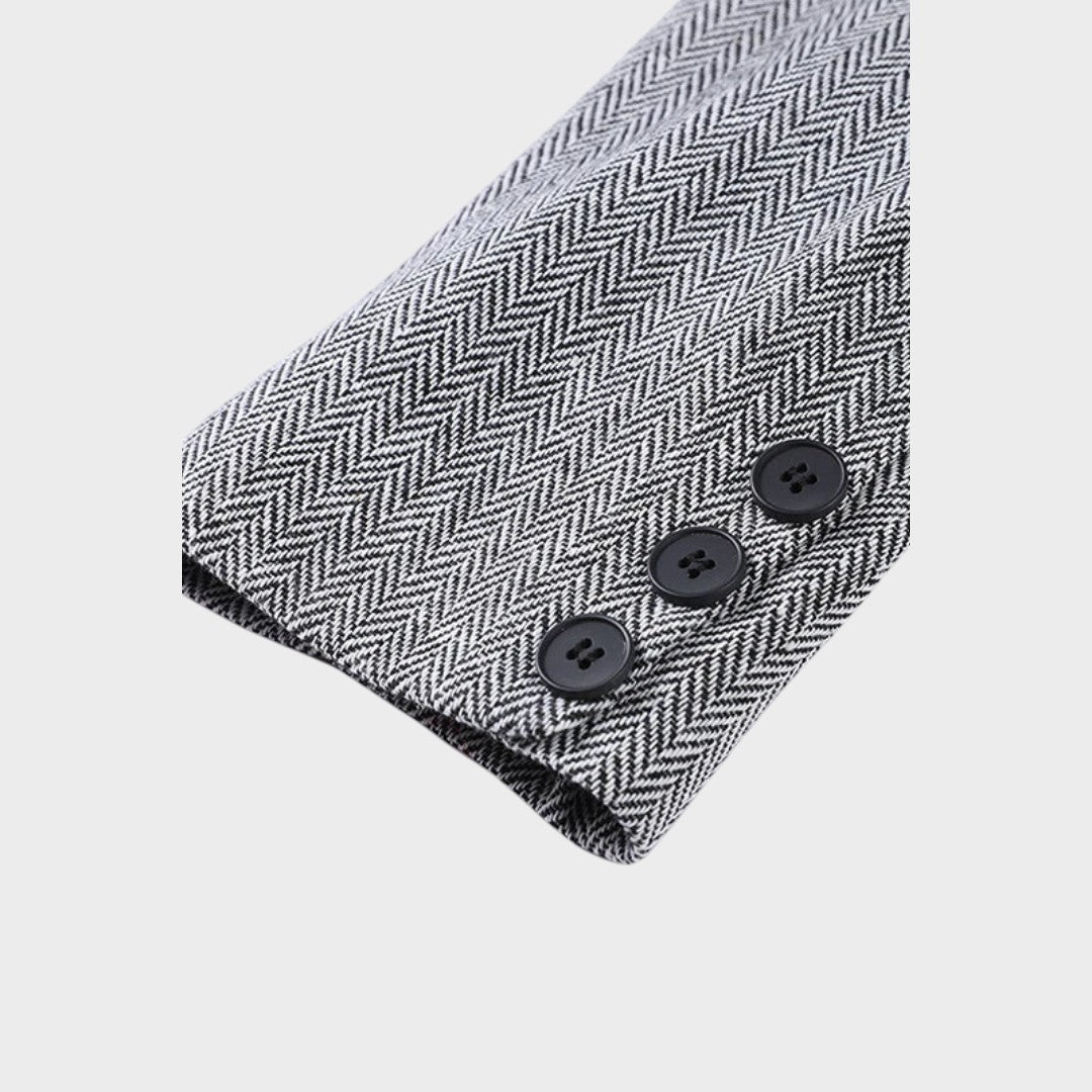 קרולינה – חליפת שלושה חלקים עוצמתית