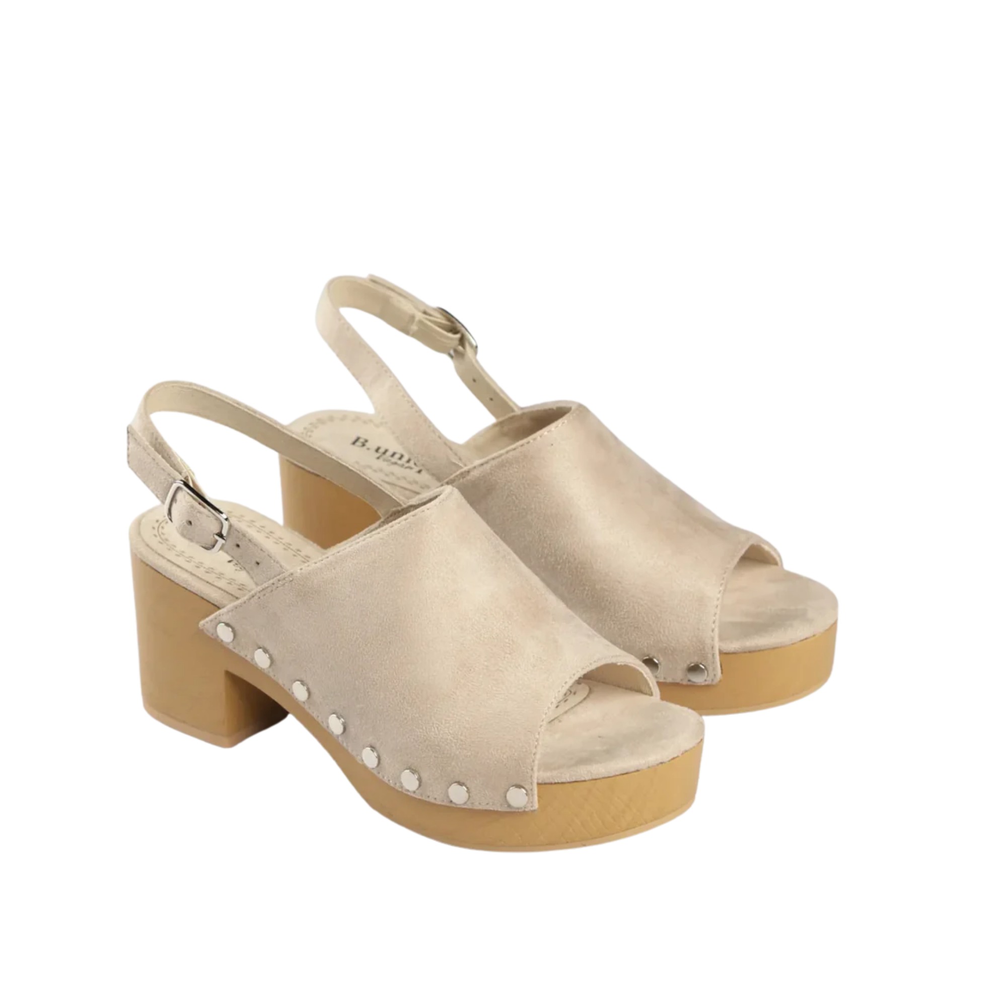 מוריה | סנדלי עקב מעוטרים בניטים