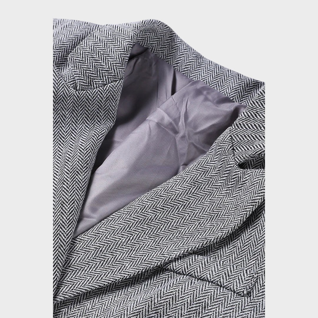 קרולינה – חליפת שלושה חלקים עוצמתית