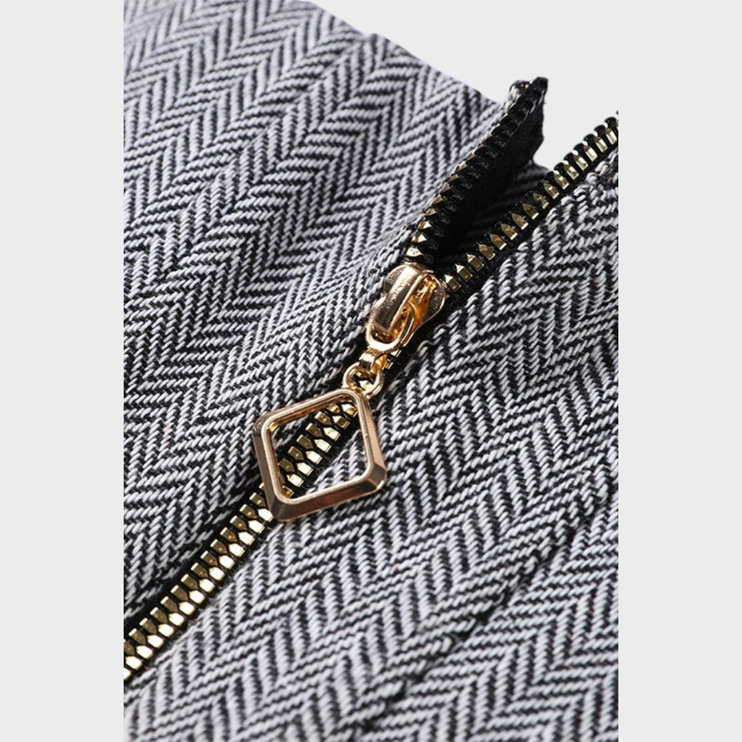 קרולינה – חליפת שלושה חלקים עוצמתית