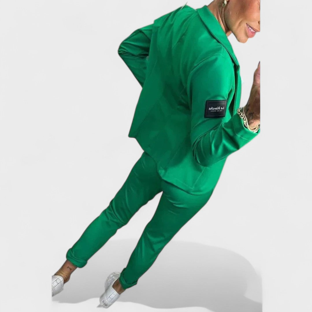 ניקה – סט מותאם אישית: ז'קט רך ומכנסיים רחבים