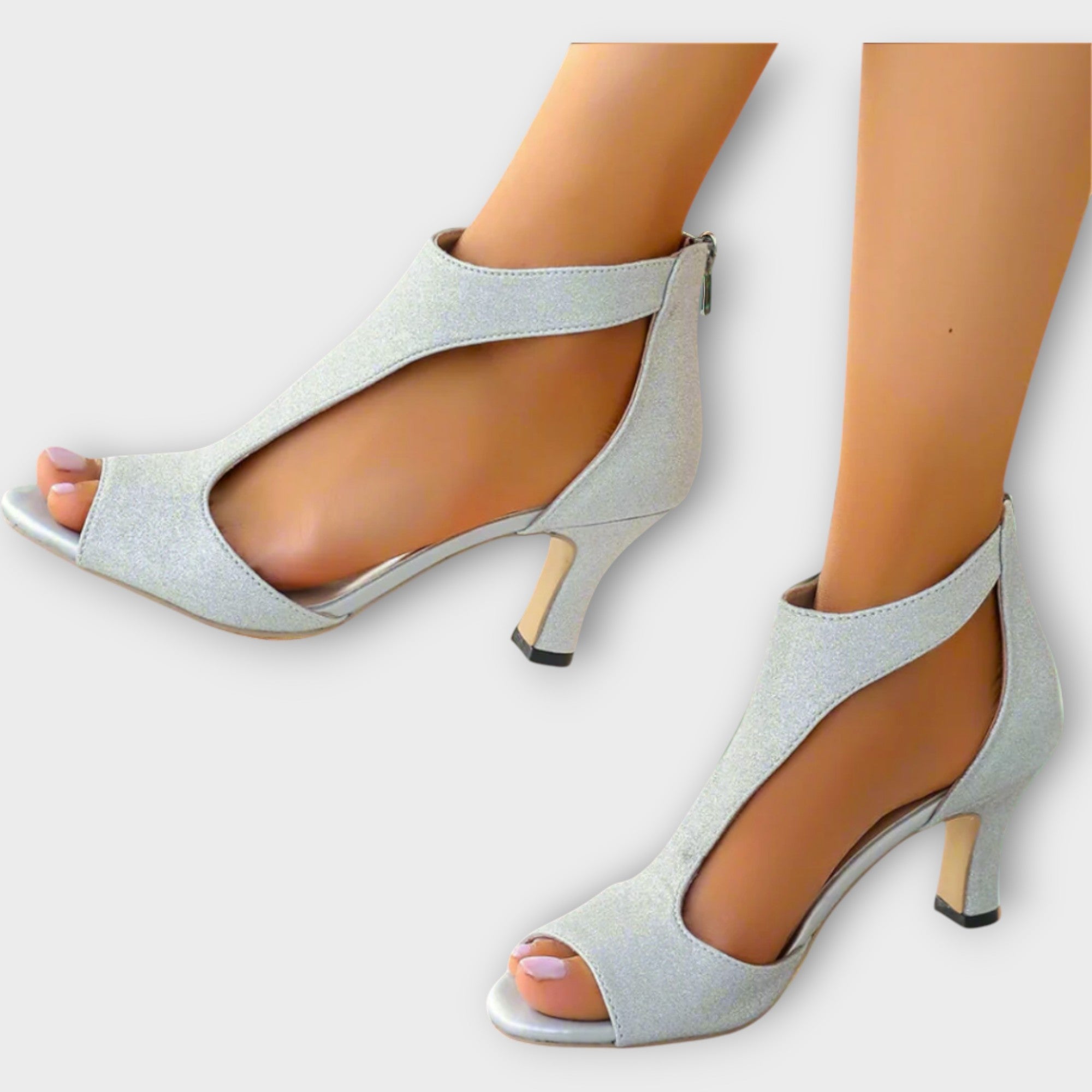 סנדלים אלגנטיים ונוחים עם עקב