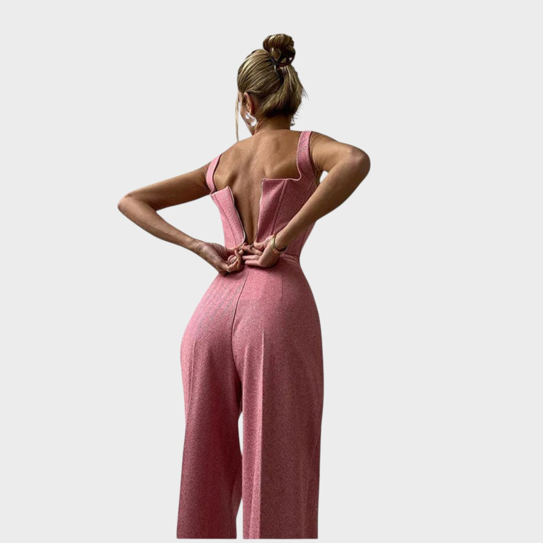 קרולינה – חליפת שלושה חלקים עוצמתית