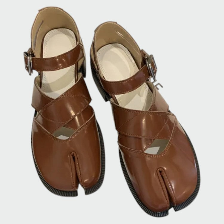 אוליביה - נעלי מרי ג'יין עם רצועת טבי