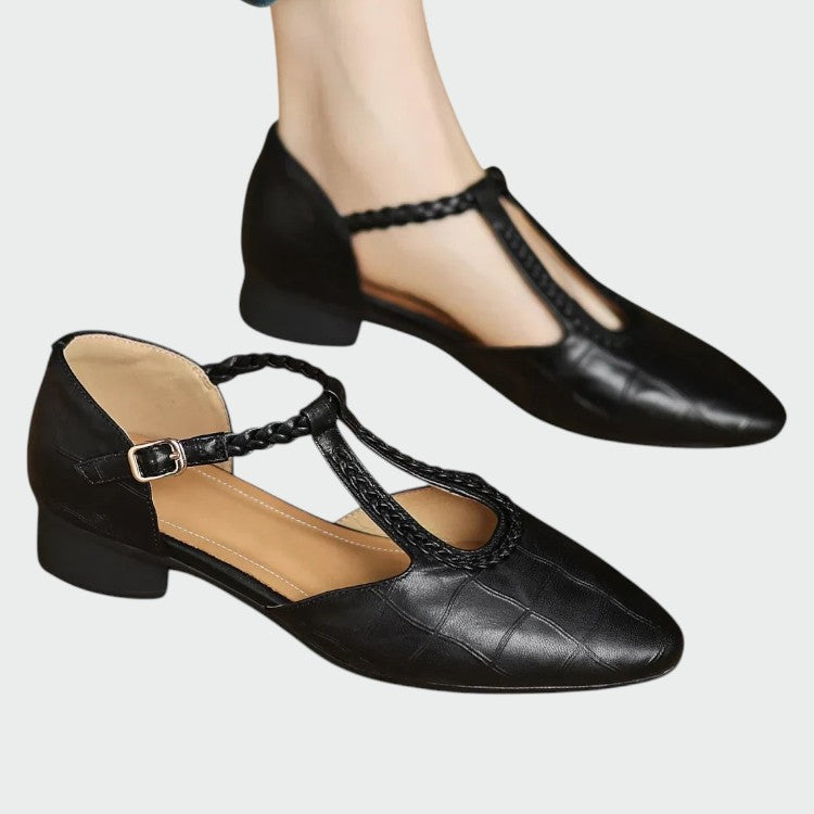 אוליביה - נעלי מרי ג'יין עם רצועת T מחודדת