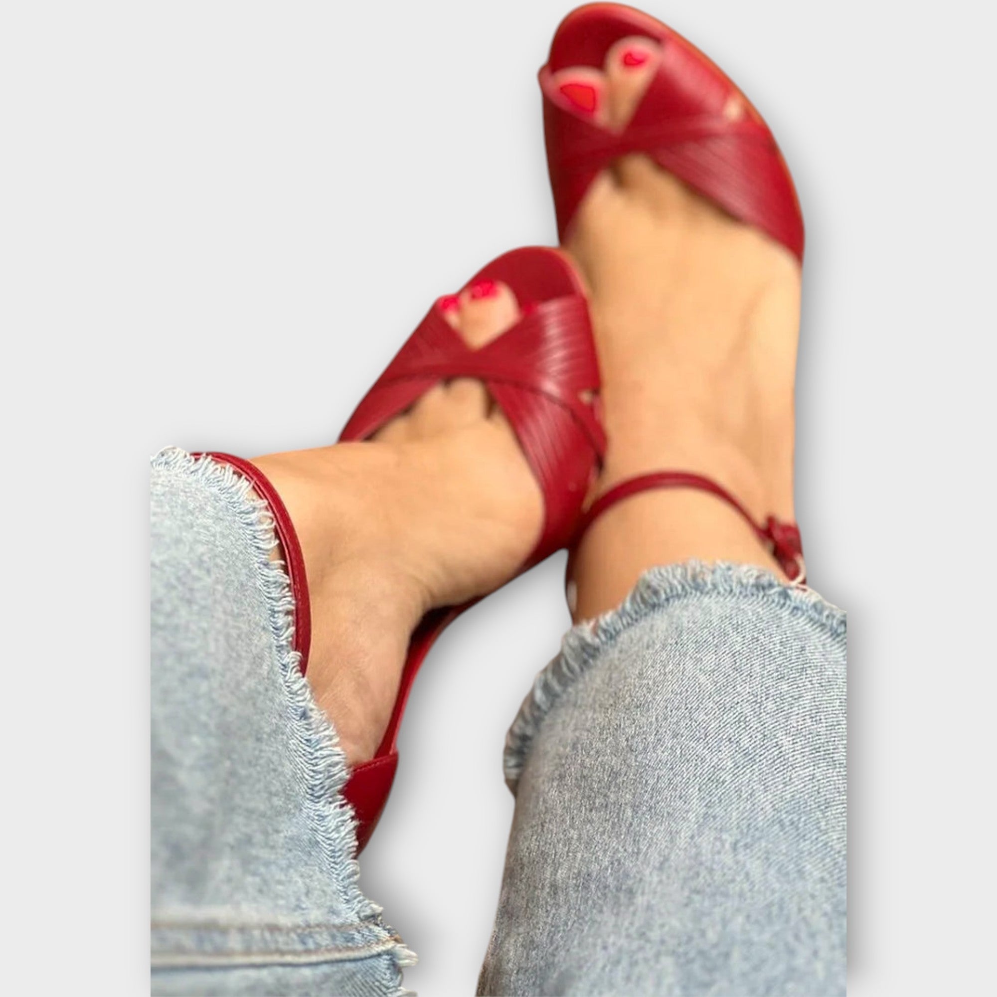 סנדל עם עקב מחודד