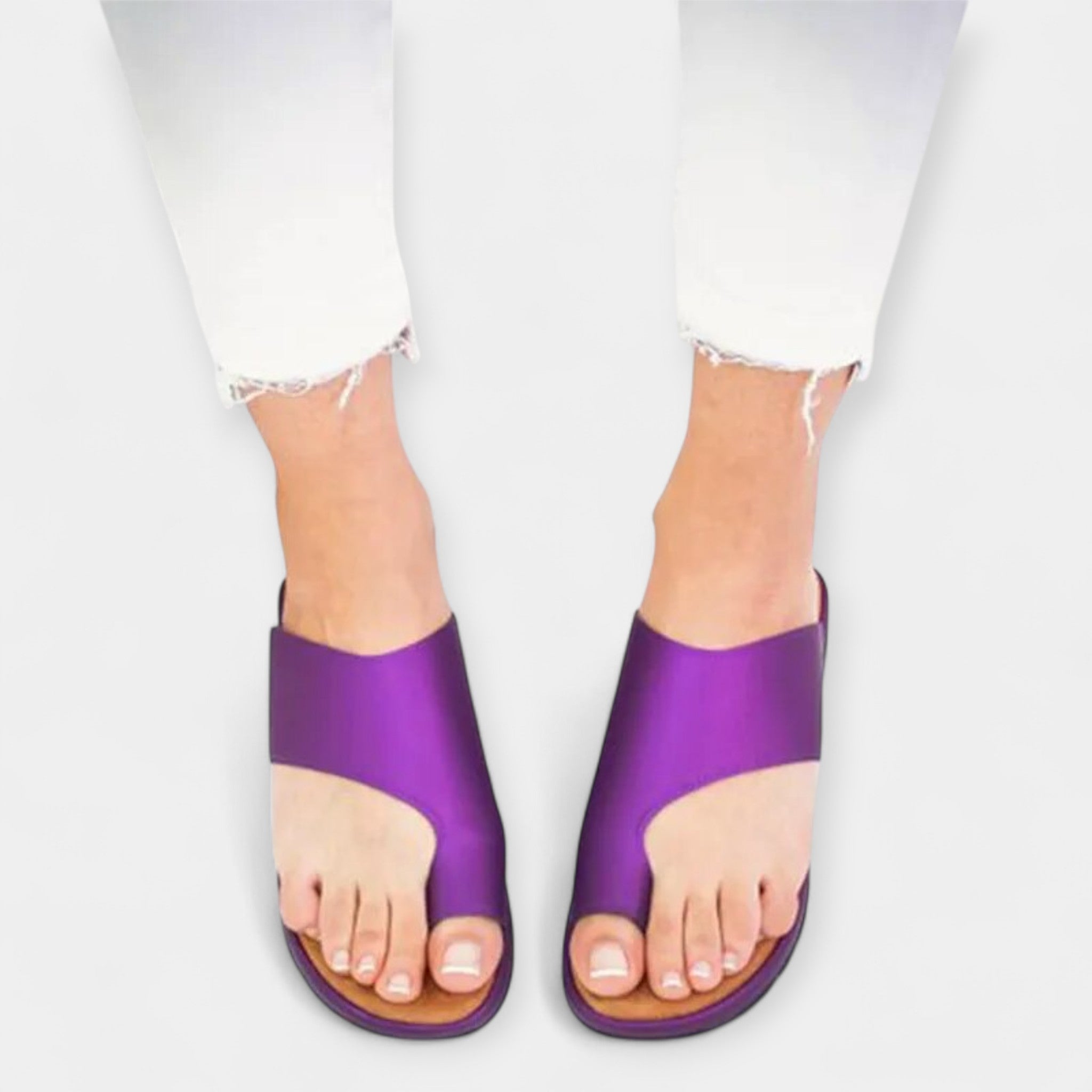 סנדלים מעור לנוחות ולסגנון