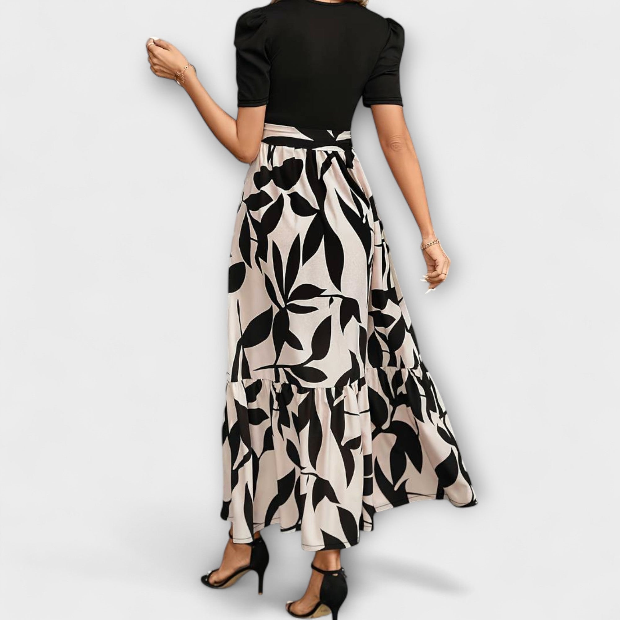 לונה - שמלת קיץ עם הדפס פרחים ופתח עגול