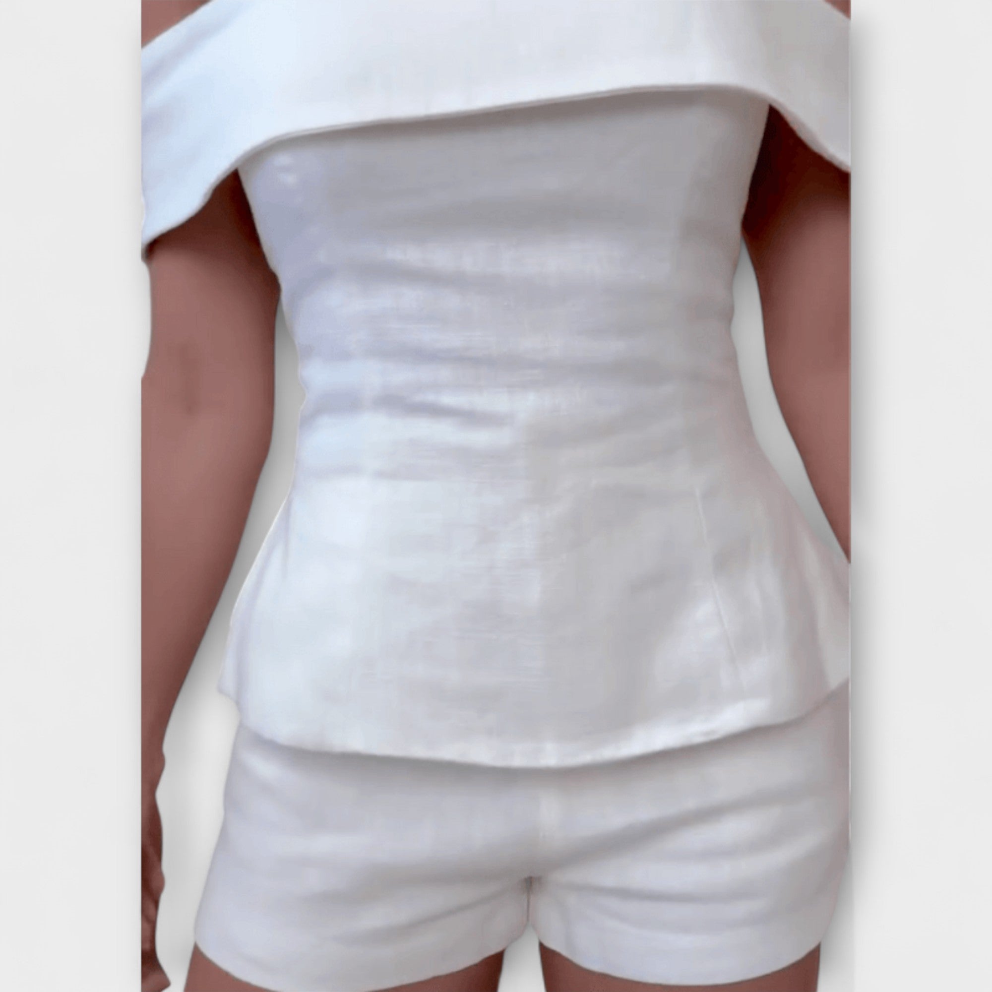 אוליביה - סט דו חלקי מבד כותנה ולבן