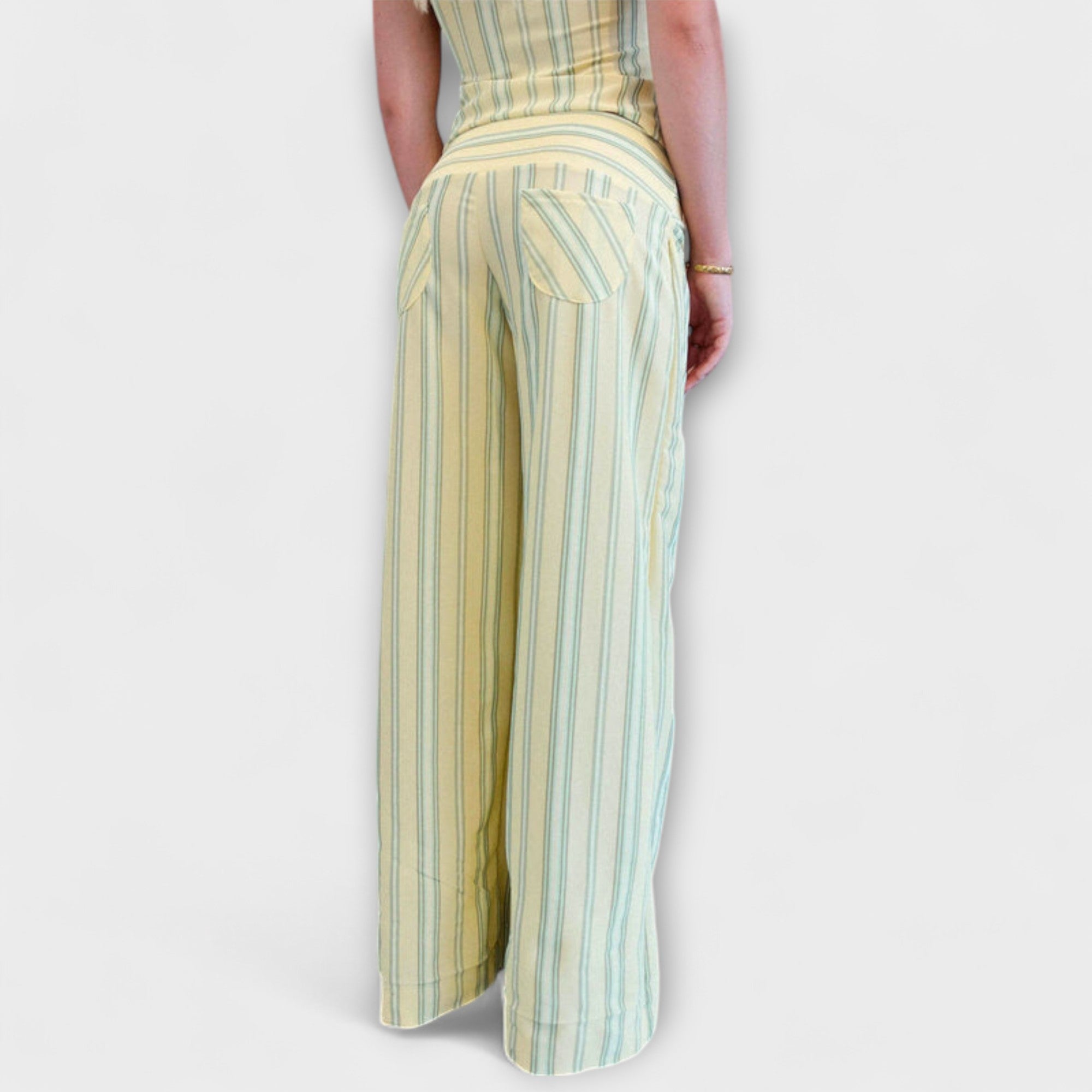 אנהסטסיה - סט מכנסיים עם פסים קלאסיים