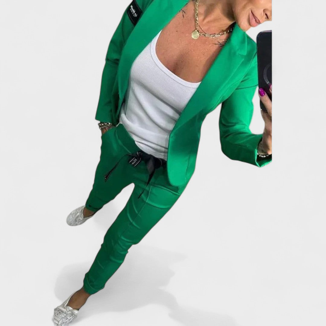 ניקה – סט מותאם אישית: ז'קט רך ומכנסיים רחבים