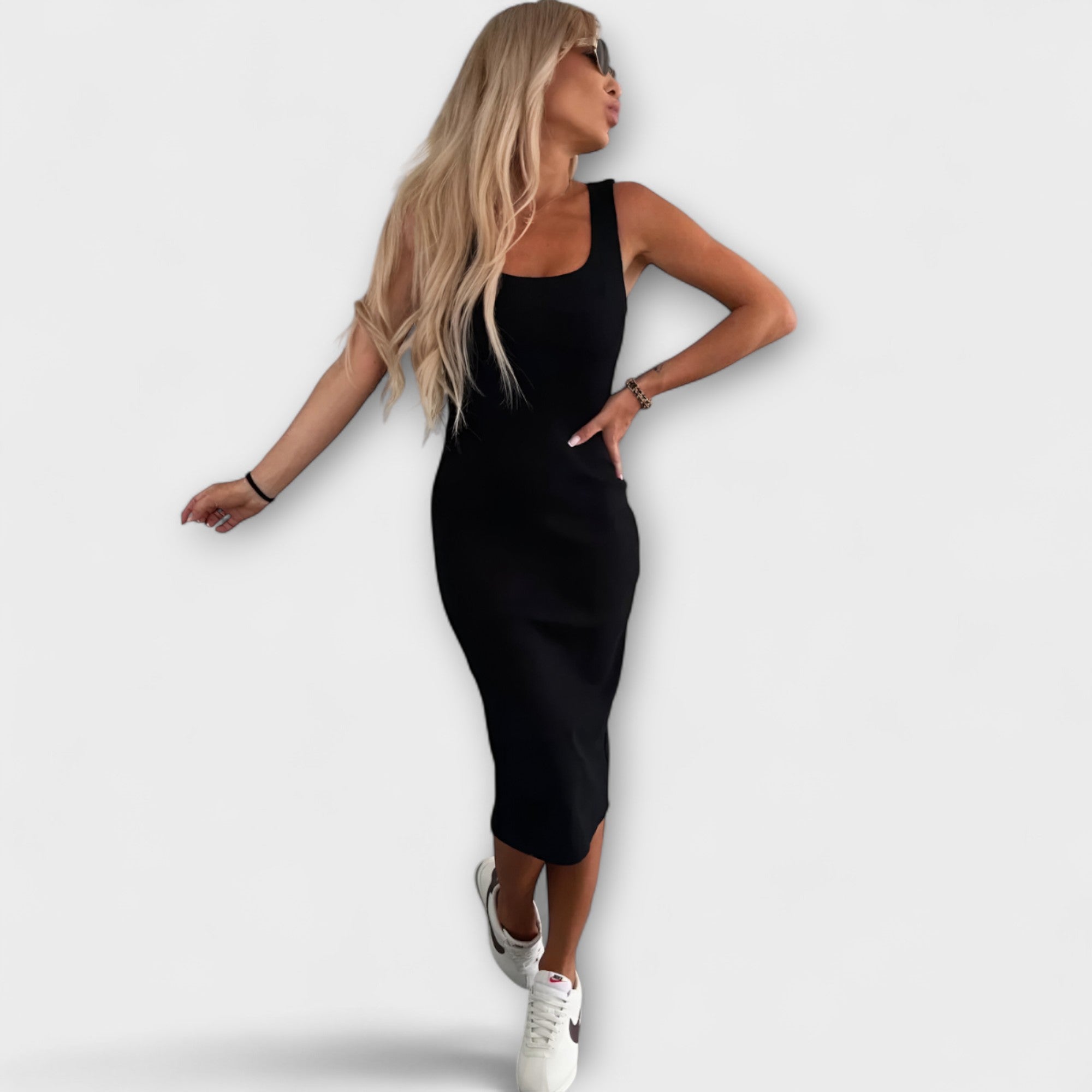 מנון - שמלת מידי נוחה וכרטיסן