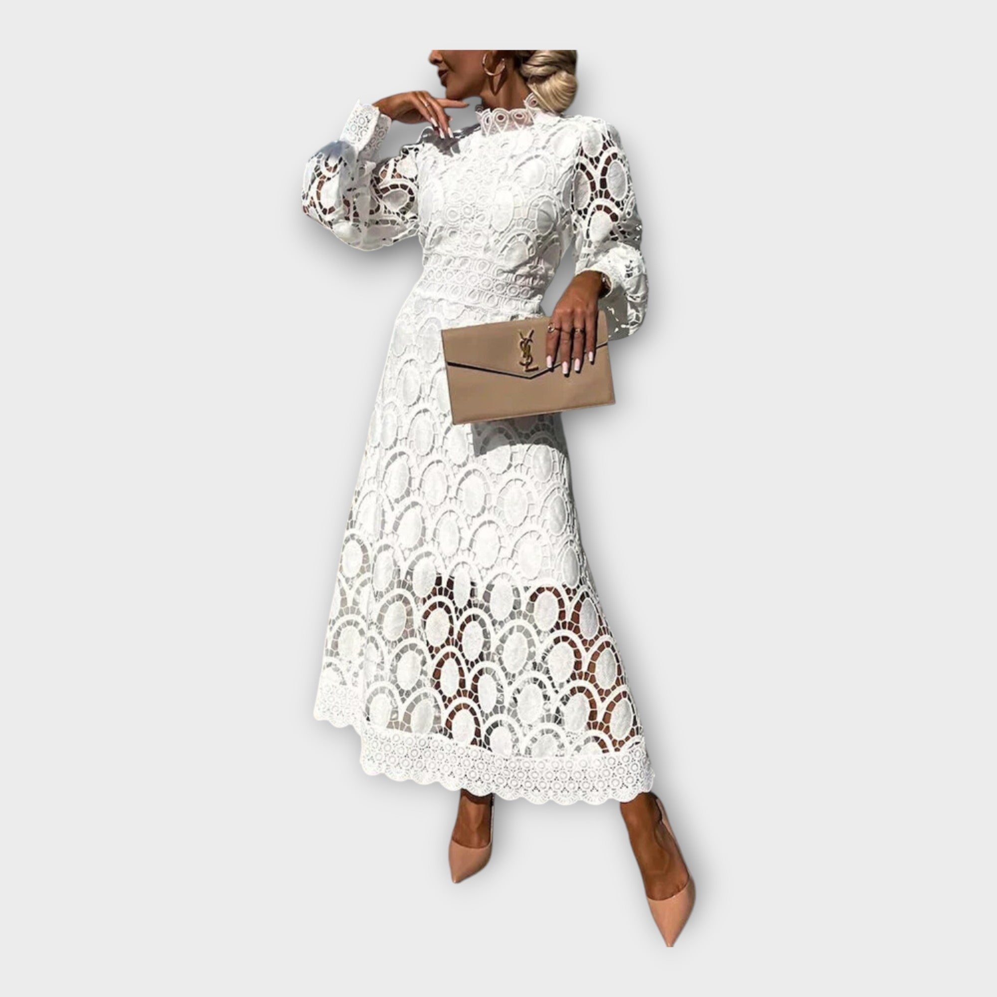 שמלות תחרה מעודנות עם עיצוב אלגנטי