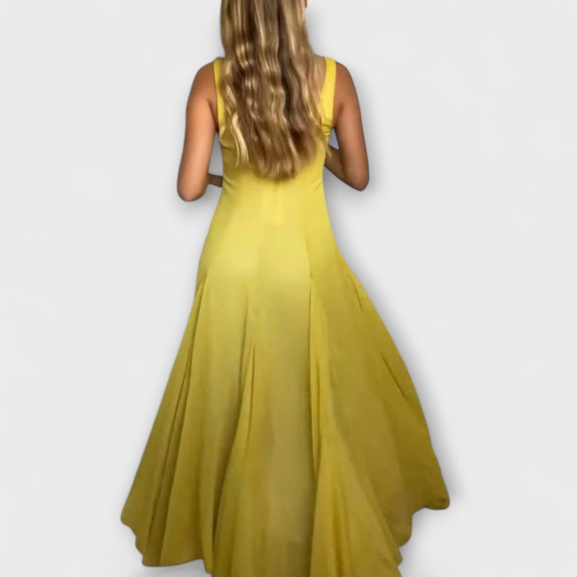 לילית - שמלה עם חיתוך מרובע