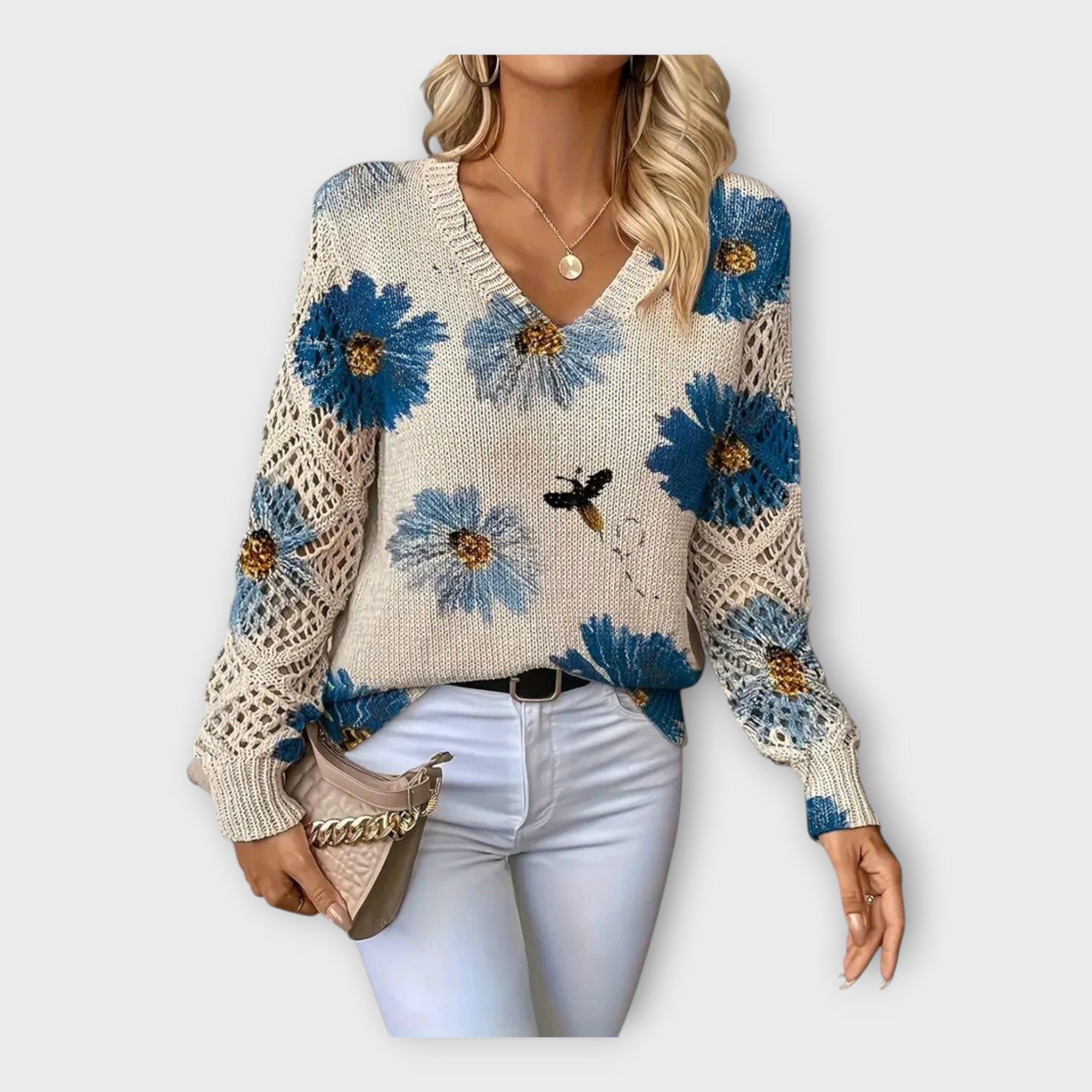 סוודר עם פרטי תחרה