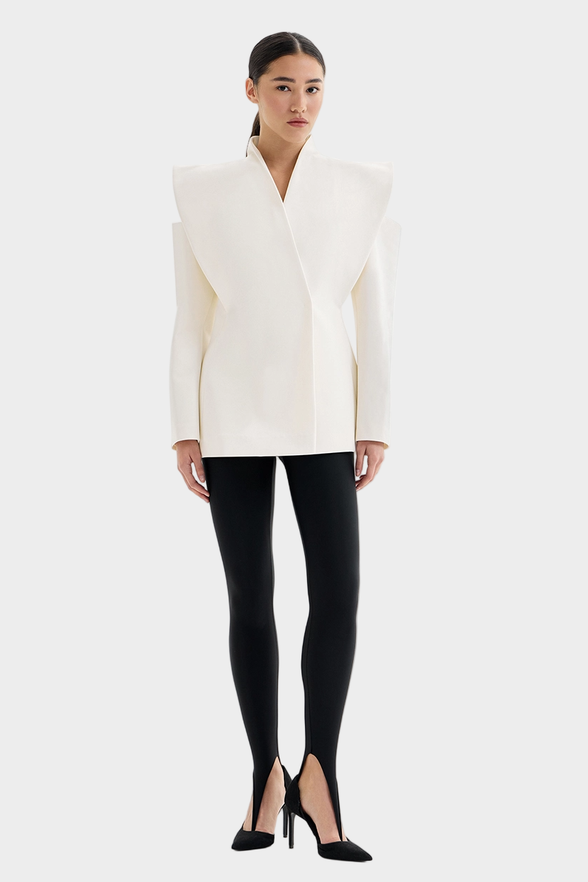 ג'קט פסלוני עם כתפיים מודגשות