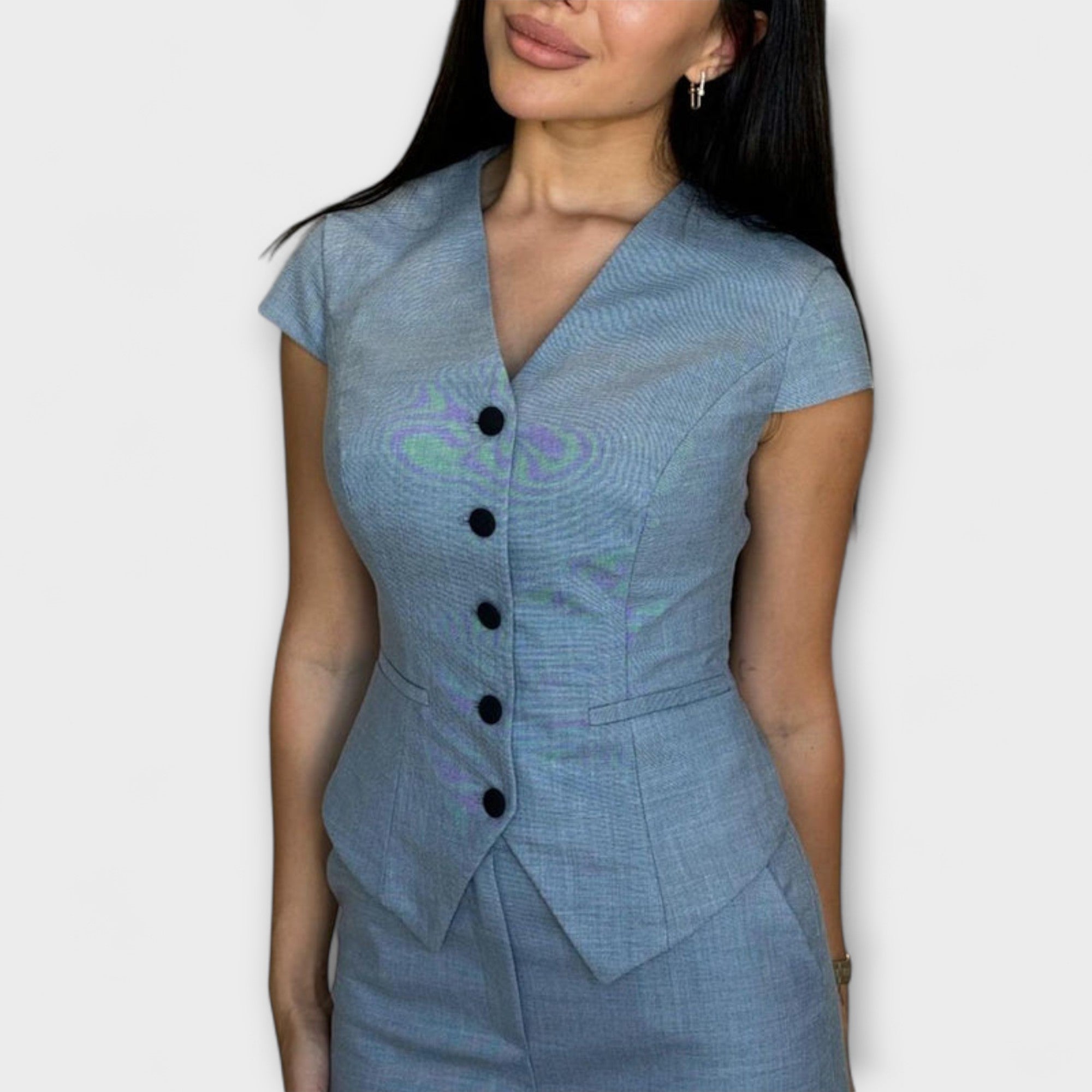 איווי - טופ עם צוואר V אופנתי ומערכת מכנסיים