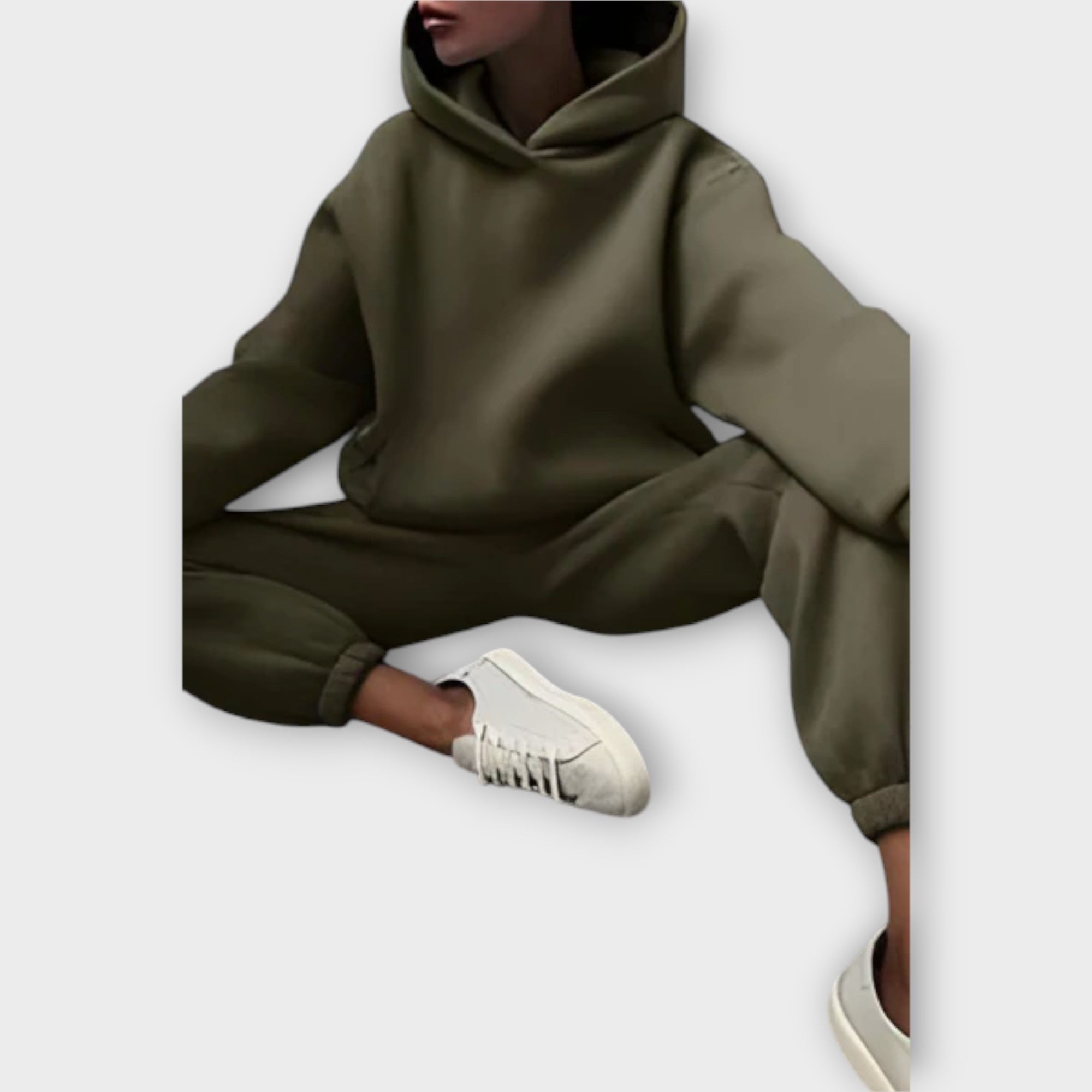 קריסטין - חליפת ספורט נעימה