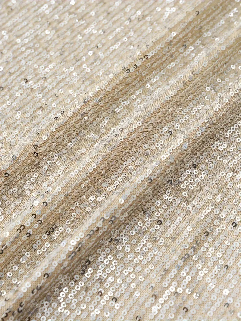 שמלות מסיבה עם פייטים וניגודיות