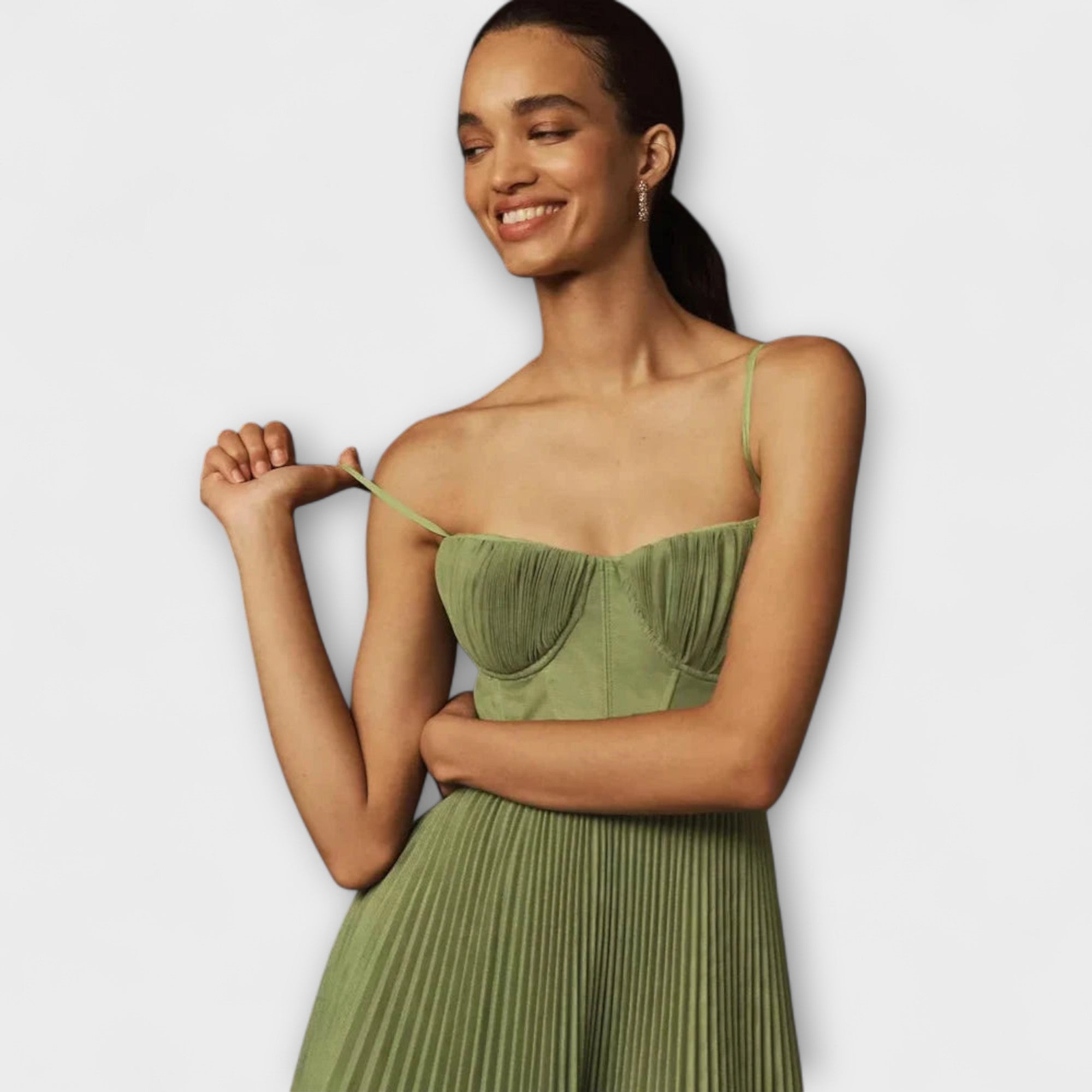 מרילין - שמלת מידי מקטיפה עם עיצוב בוסטייה