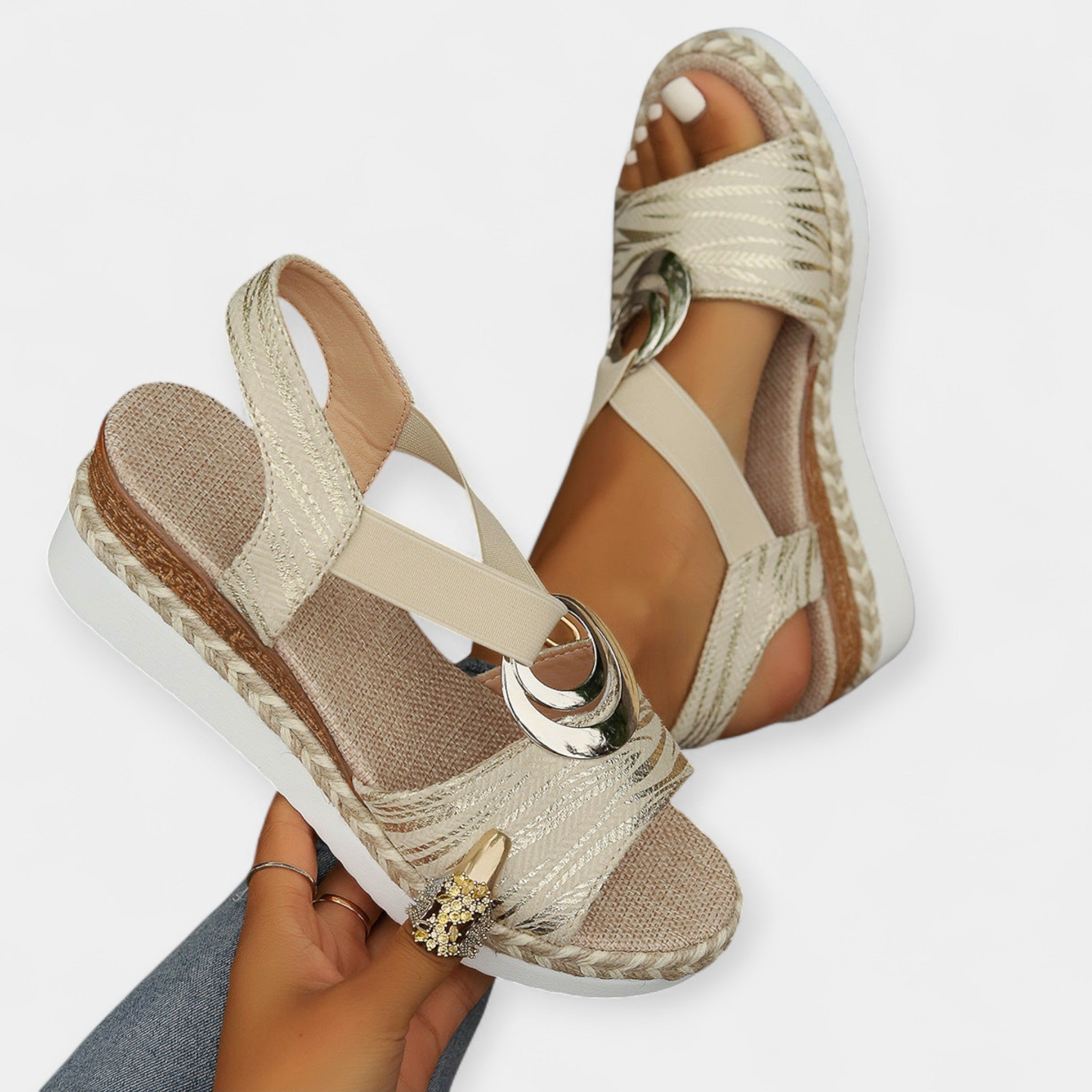 סנדלים רומאיים עם אריגה