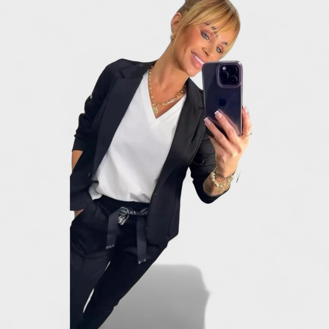 ניקה – סט מותאם אישית: ז'קט רך ומכנסיים רחבים