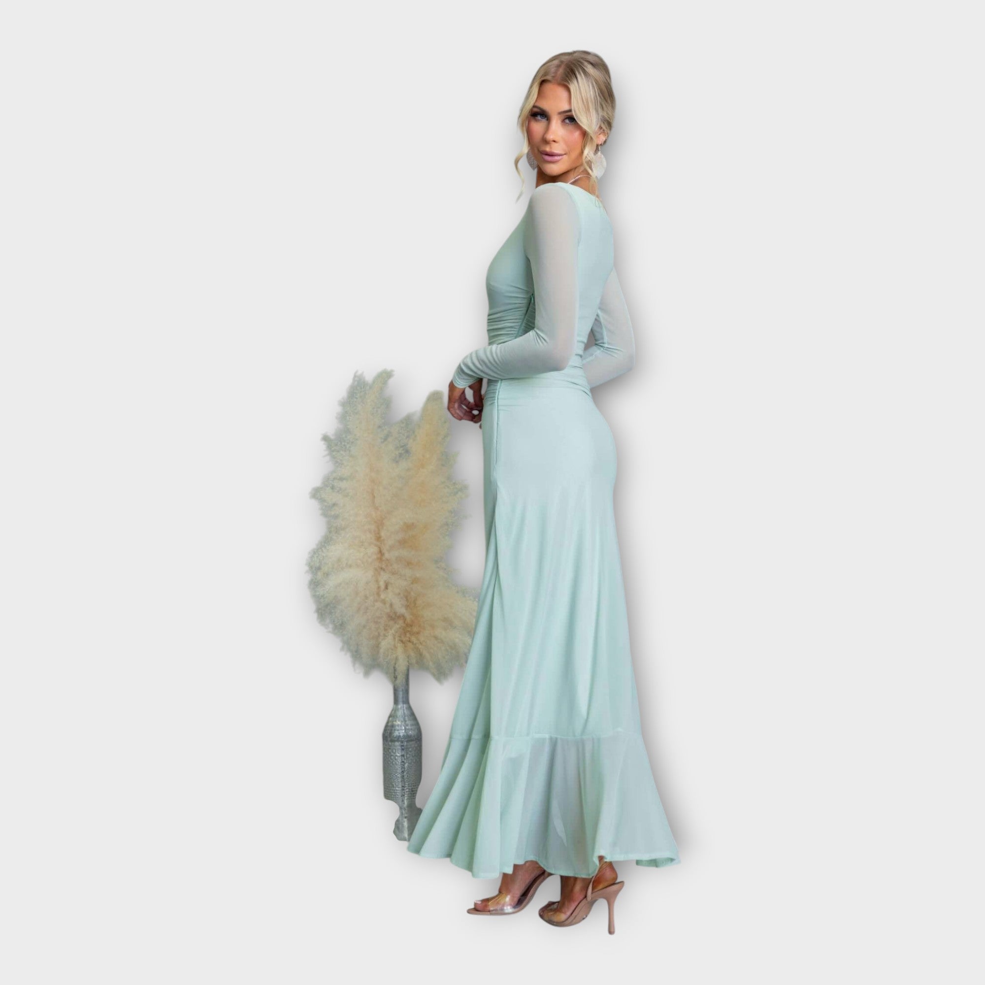 שמלות מרהיבות בקו אלגנטי