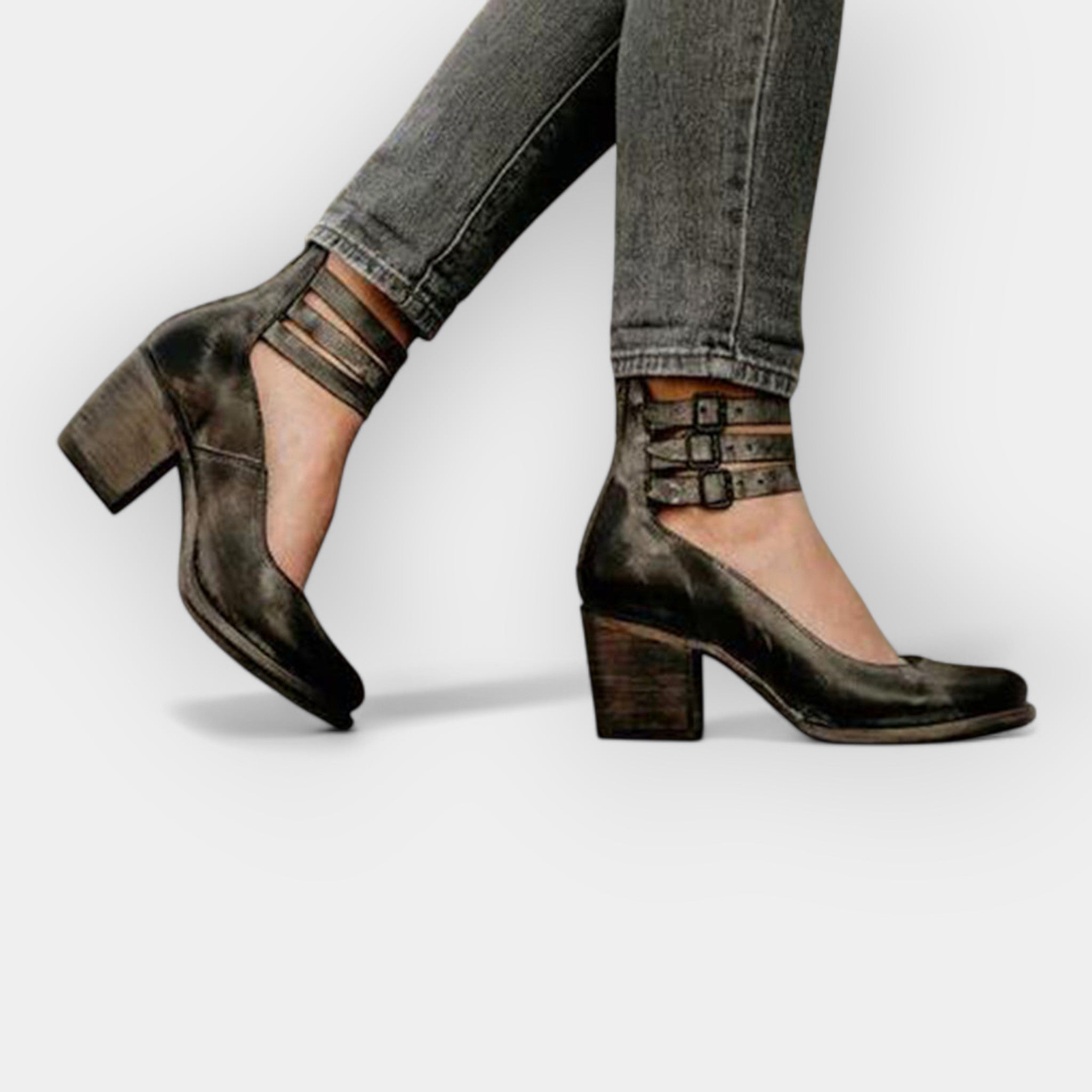 סנדלים עם עקב נוח