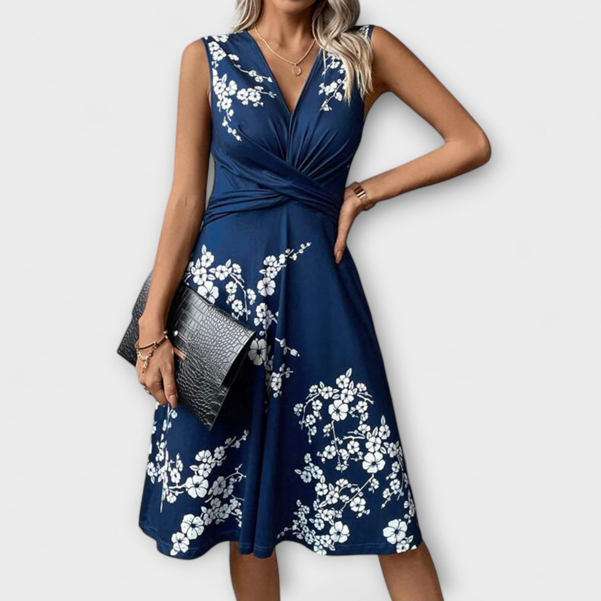 לינה - שמלת קיץ עם מחשוף עטיפה