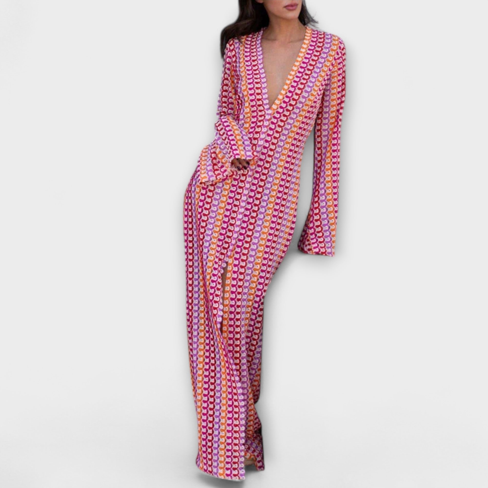 אלינה – שמלת מקסי עם צווארון V ואווירת חופשה