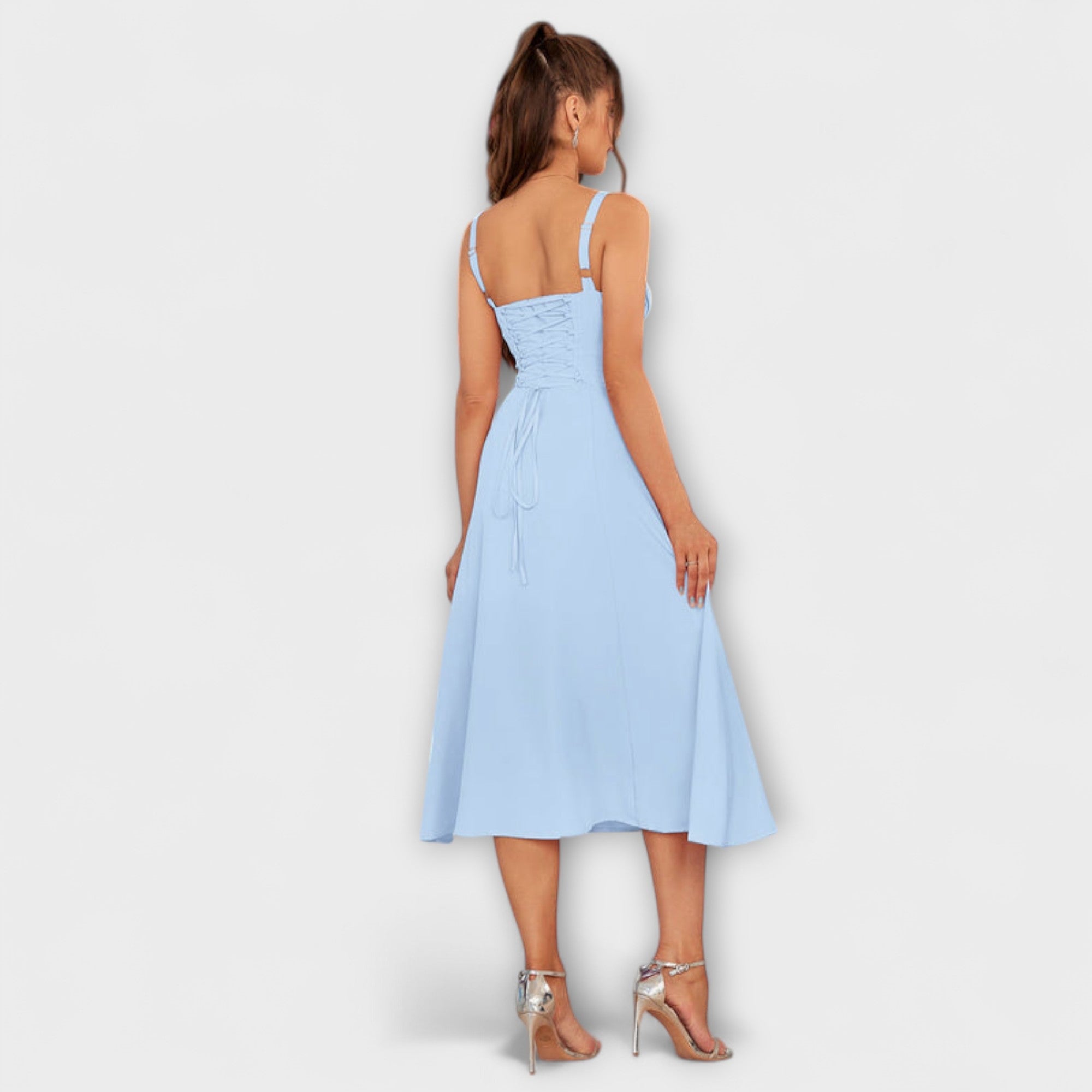 הופ - שמלת רושנטופ עם פרטי חריצים