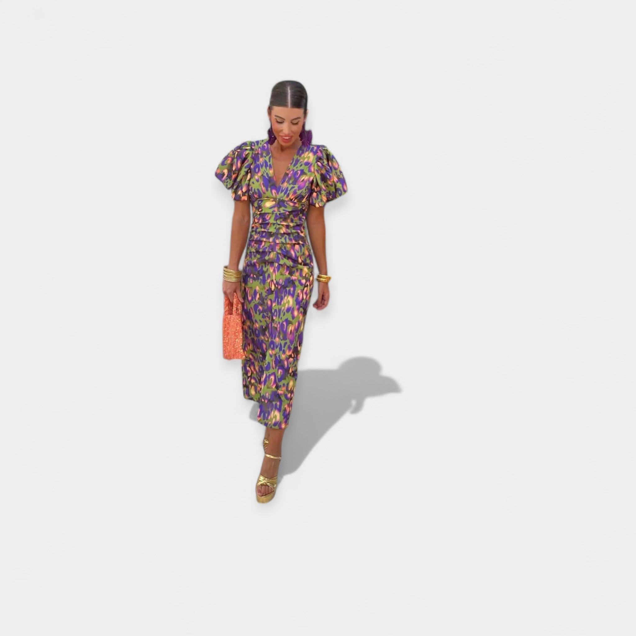 שמלות עם שרוולים ופרטים