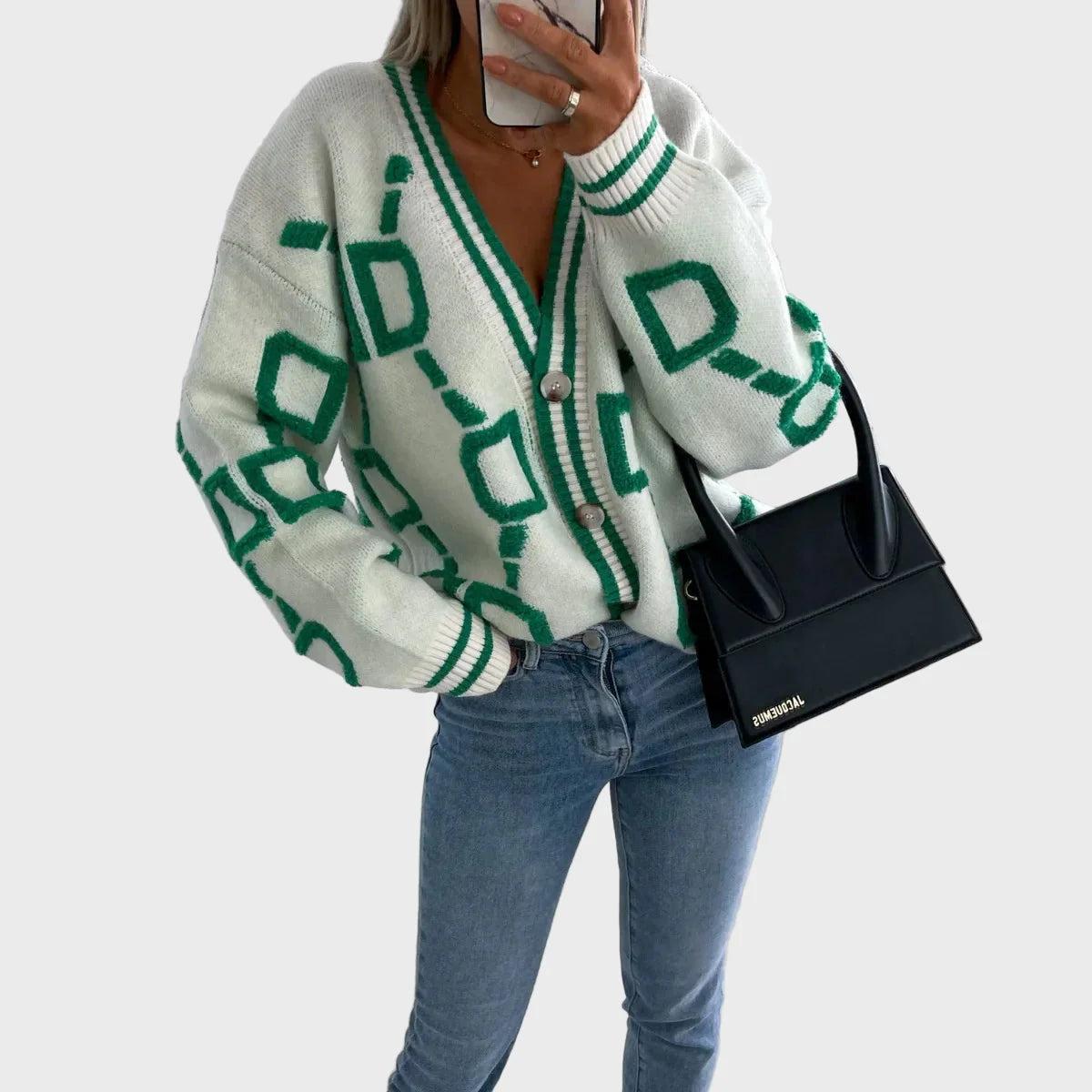 גקט סרוג מודרני עם דגם גיאומטרי