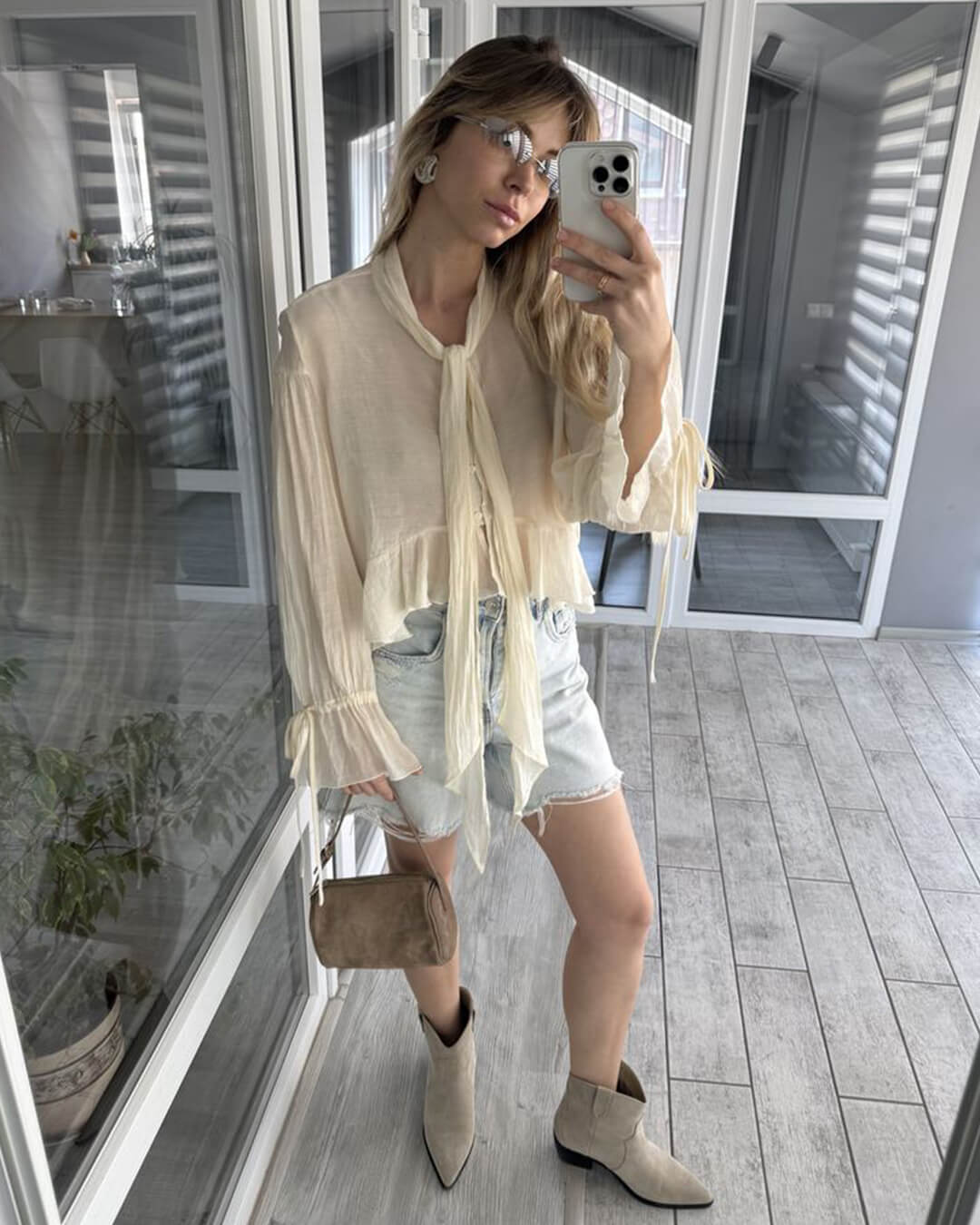 מיני תיק צד מעור זמש דניקה