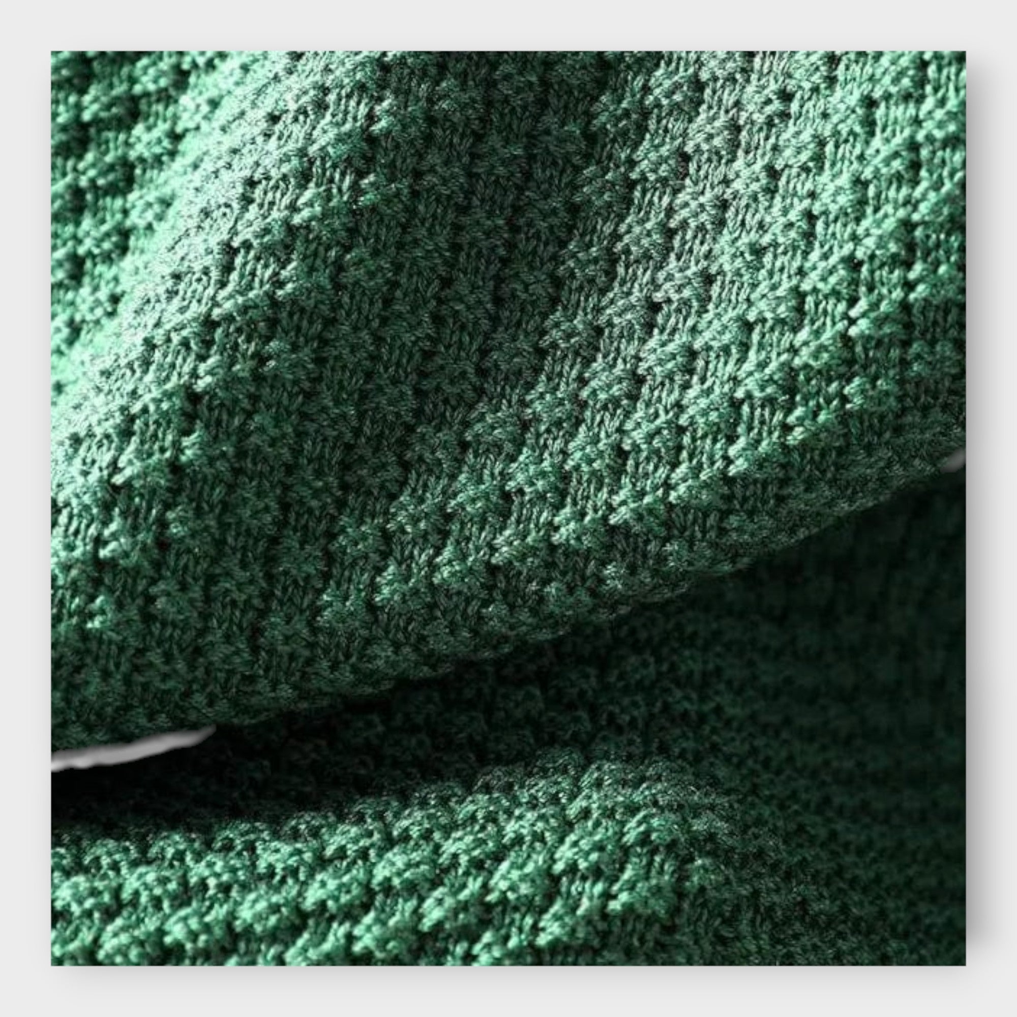 סוודר עם צווארון גבוה