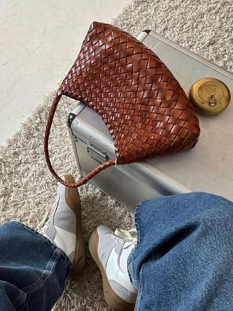 תיק קטן קלוע בעור וגן מריסה