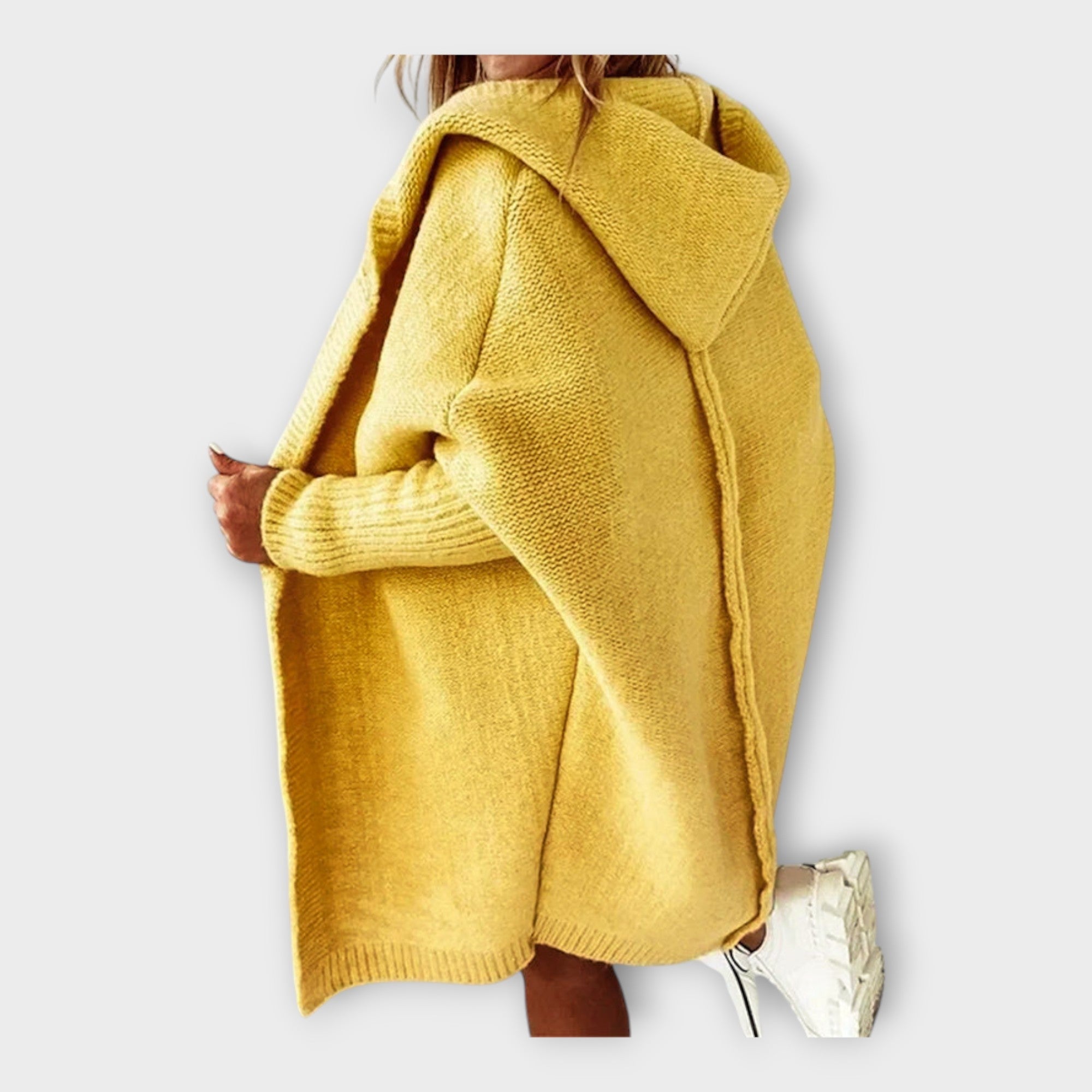 סוודר עם כובע