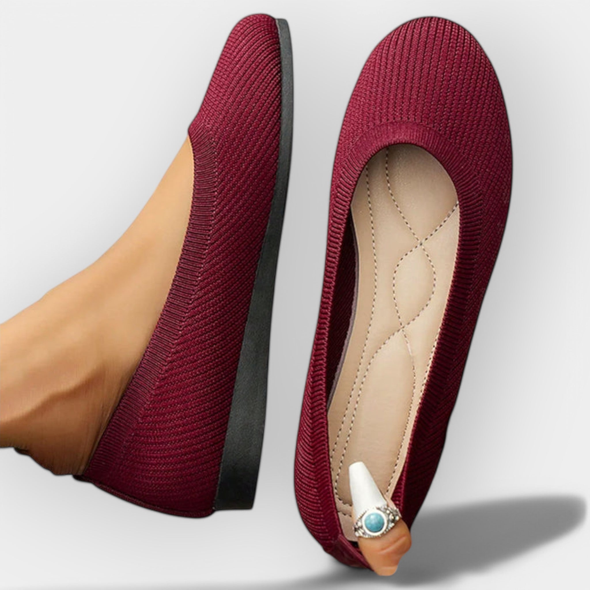 סנדלים פשוטים עם סגנון אלגנטי