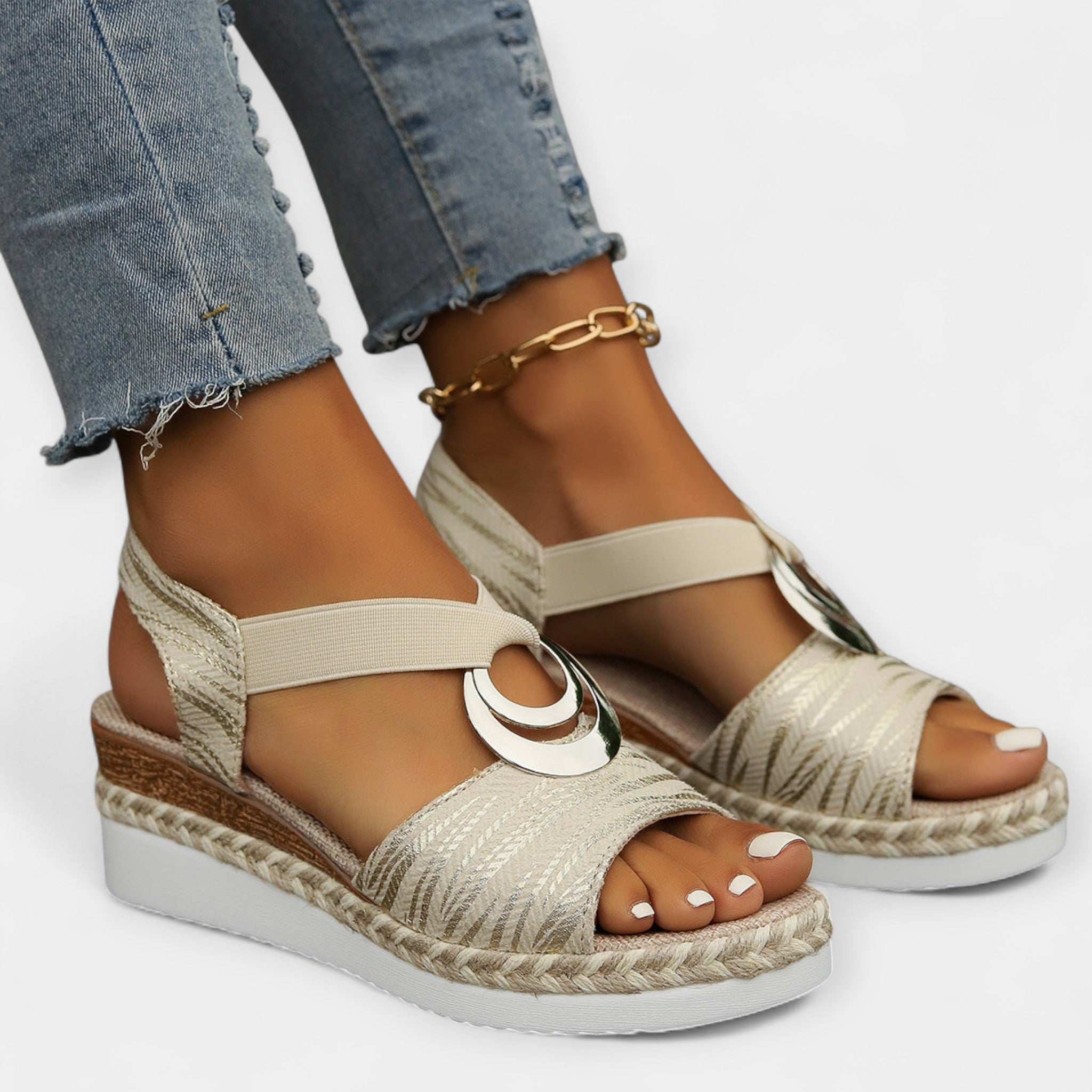 סנדלים רומאיים עם אריגה