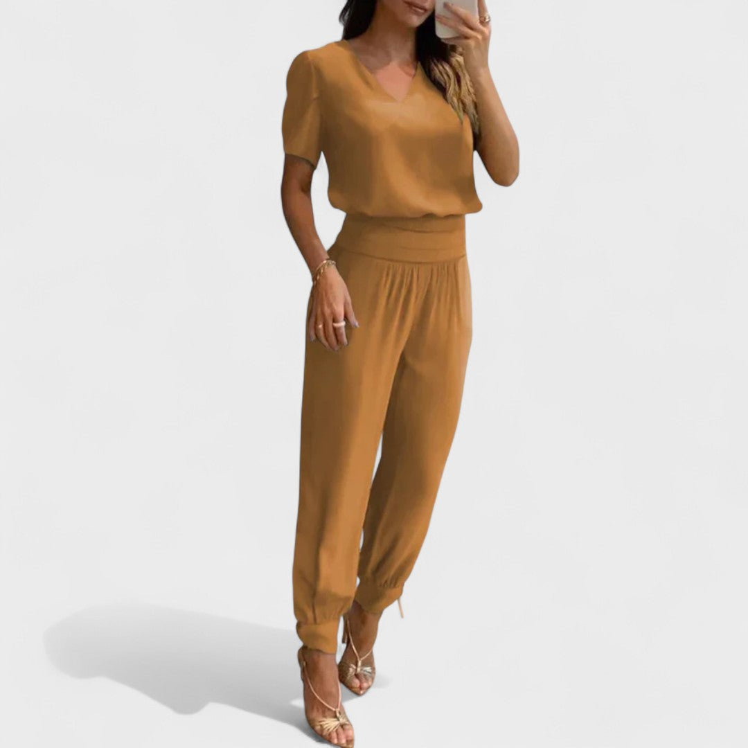 מרגרידה - מכנסיים אלגנטיים לנשים" 
אפשר לנסח את הכותרת כך: "מרגרידה - מכנסיים נשיים אלגנטיים