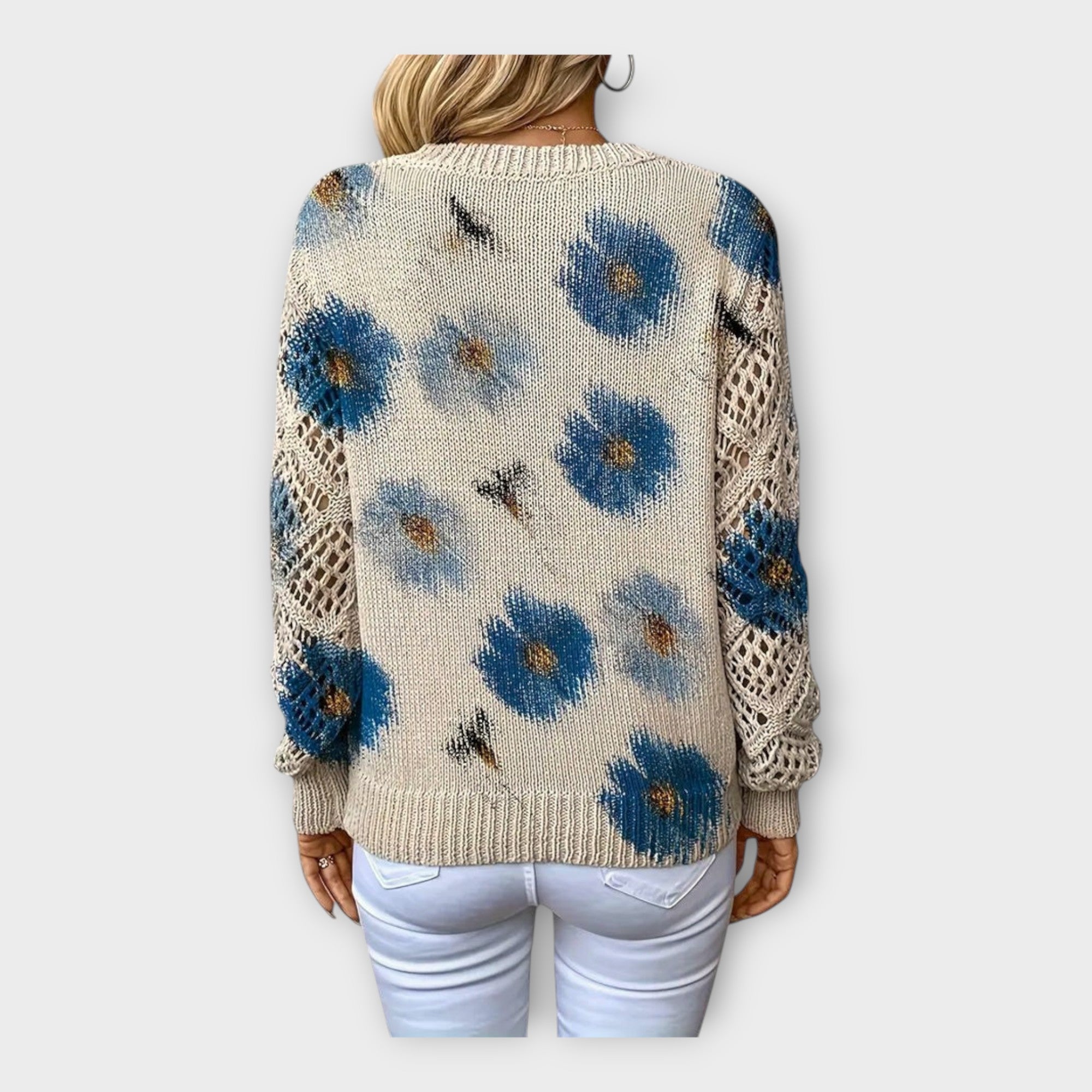 סוודר עם פרטי תחרה