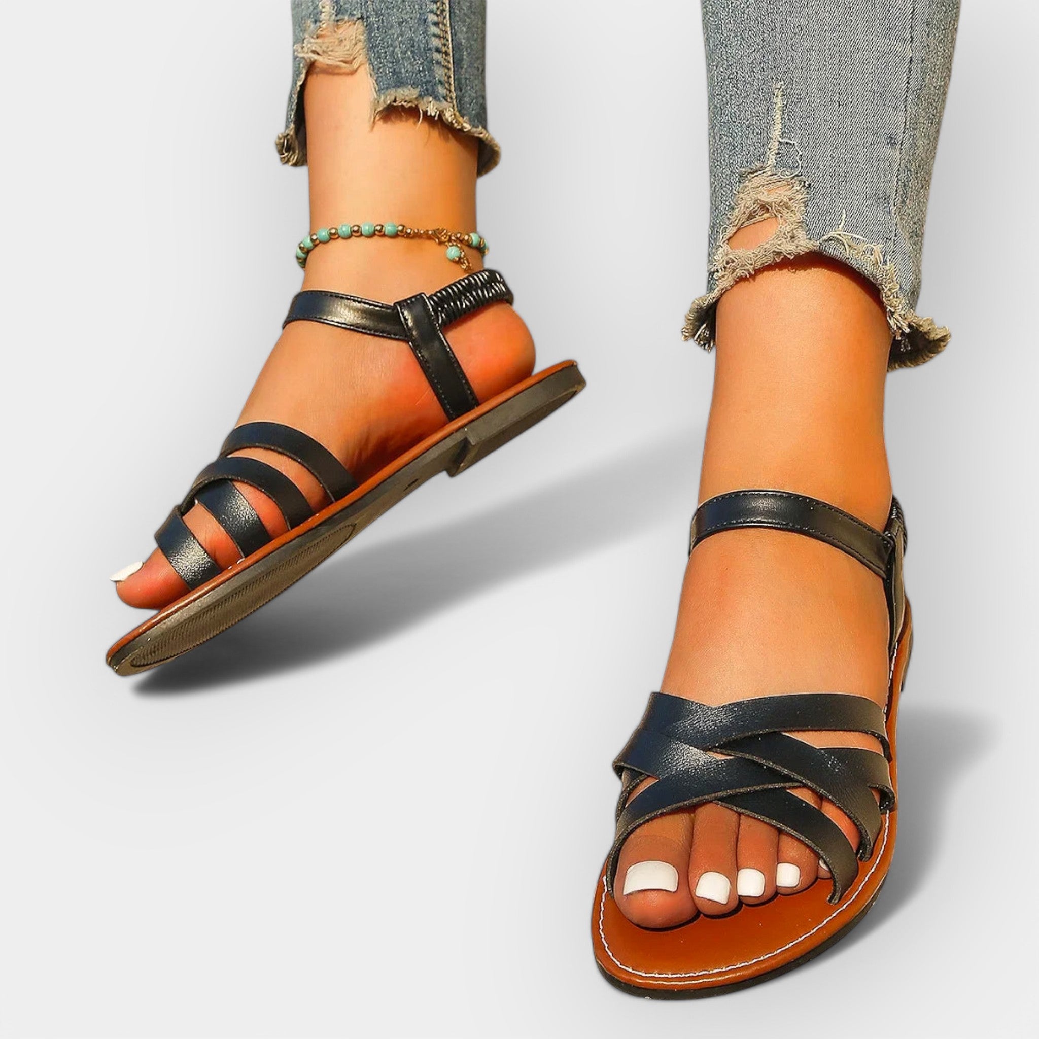 סנדלים בעבודת יד עם רצועות מתכווננות